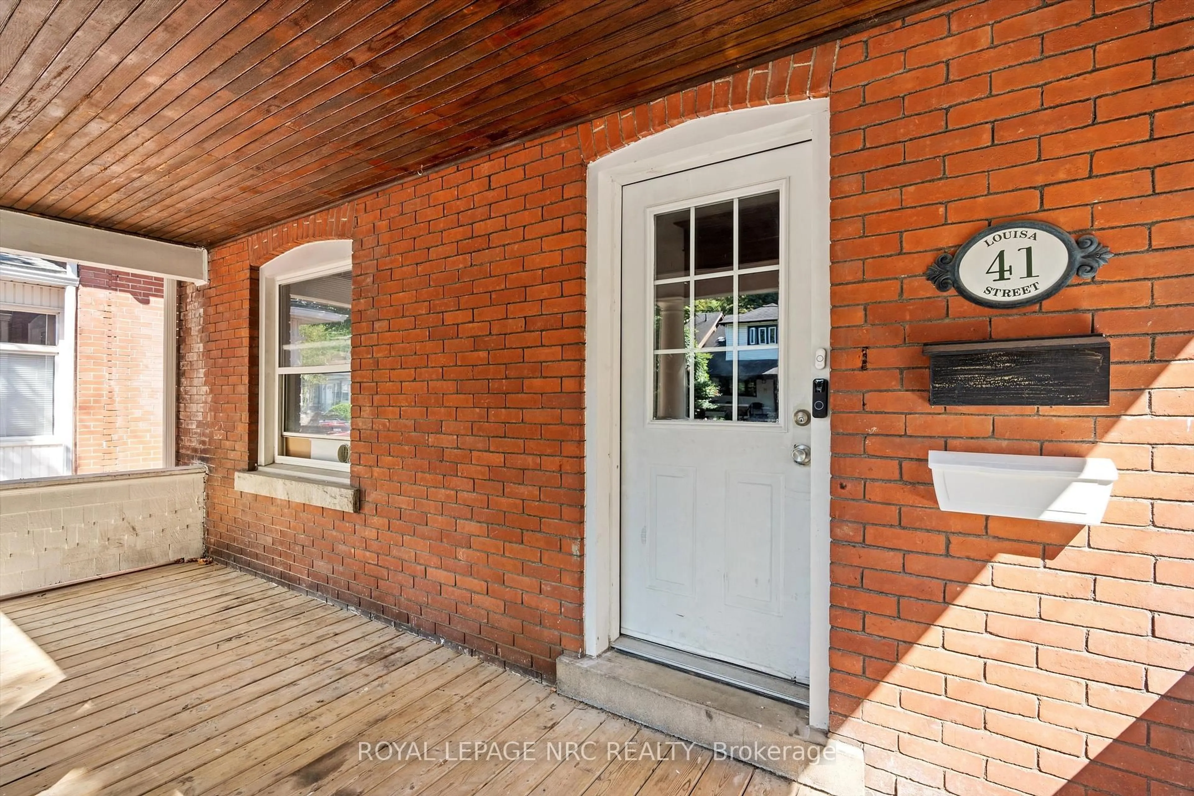 Unknown for 41 Louisa St, St. Catharines Ontario L2R 2J5