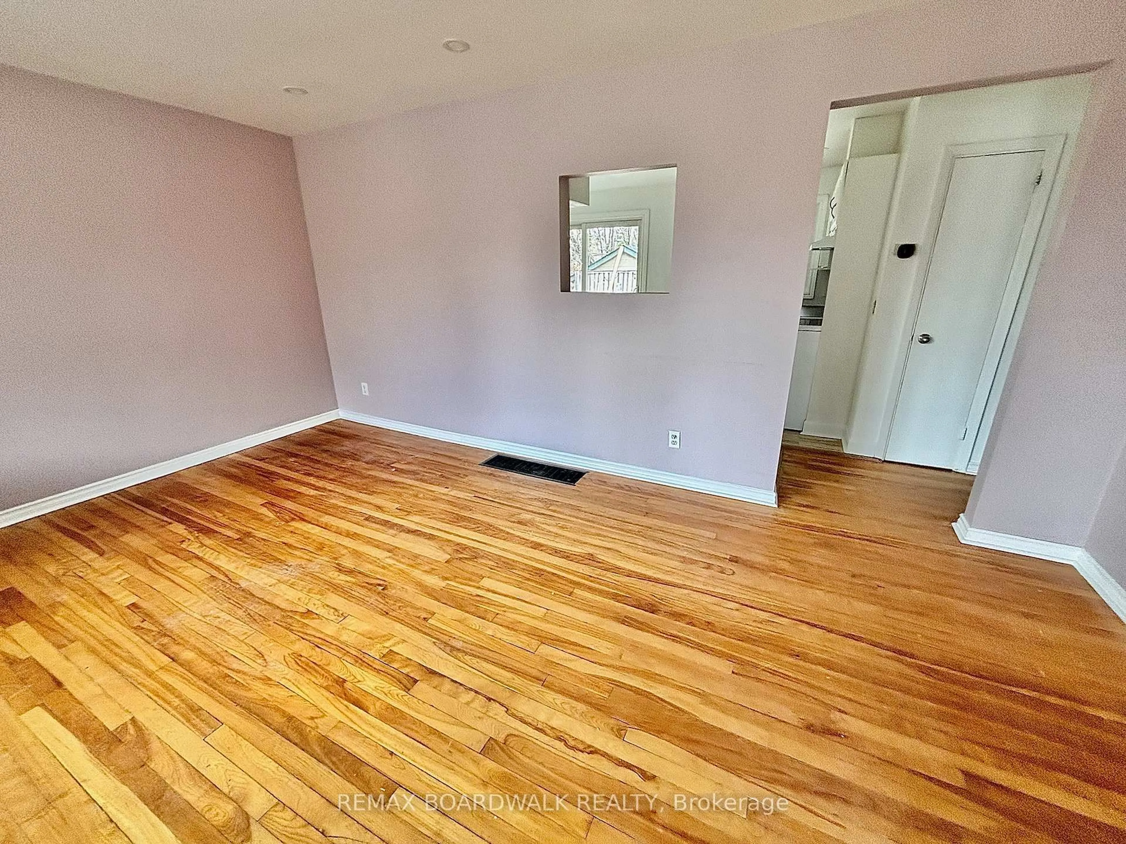 A pic of a room for 379 ST DENIS St, Ottawa Ontario K1L 5H8