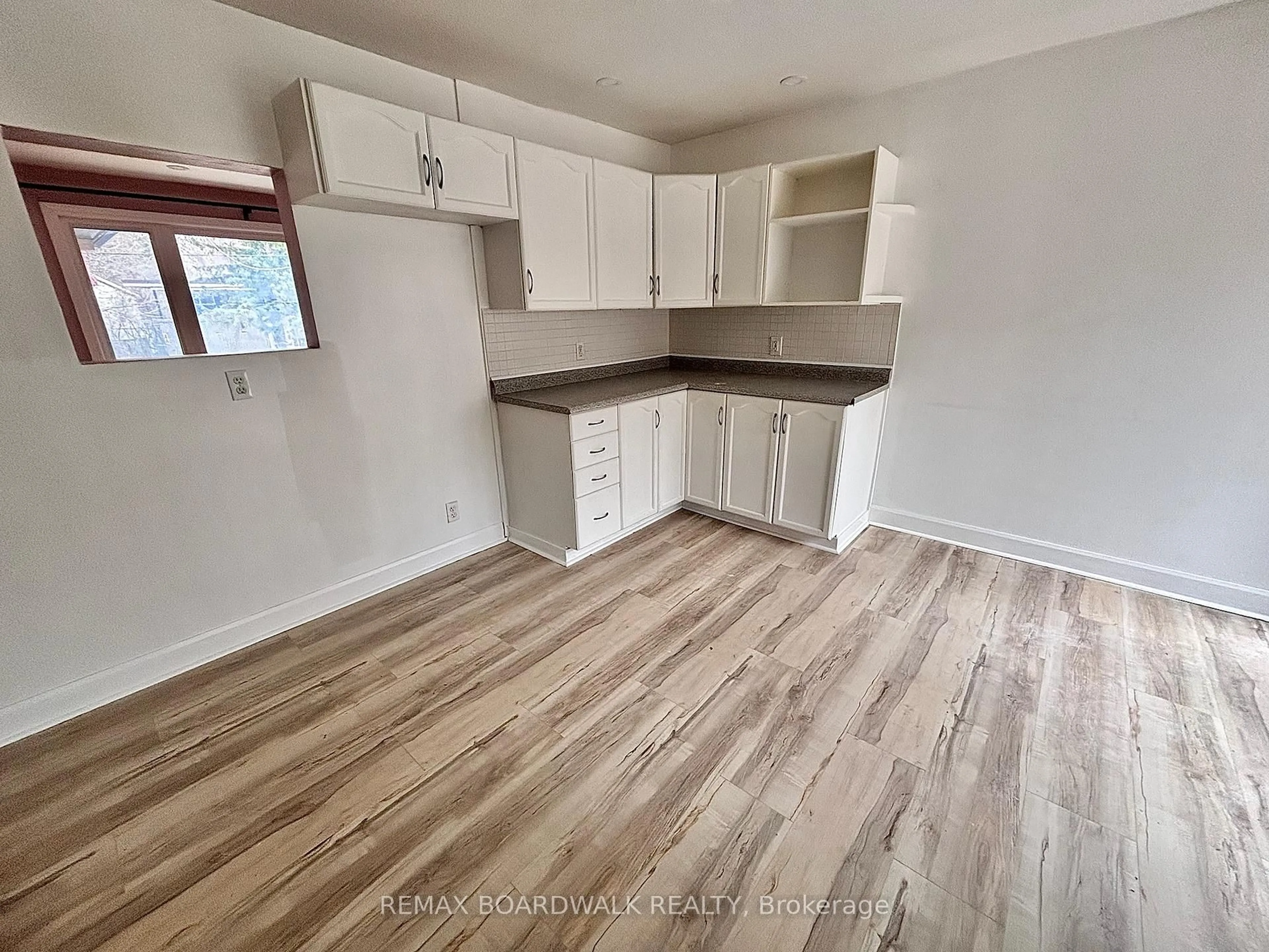 Unknown for 379 ST DENIS St, Ottawa Ontario K1L 5H8