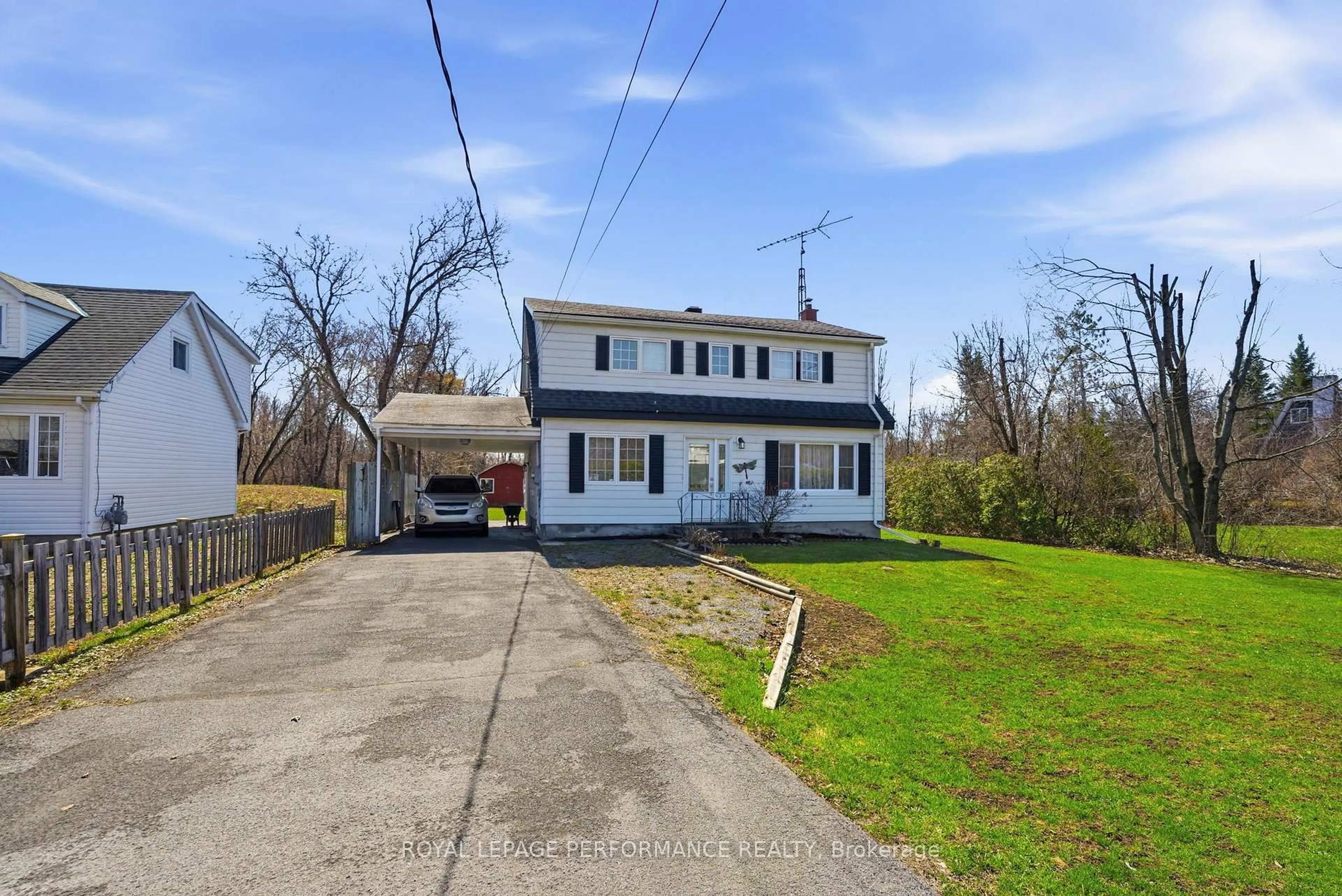 A pic from outside/outdoor area/front of a property/back of a property/a pic from drone, street for 17370 Headline Rd, South Stormont Ontario K0C 1P0