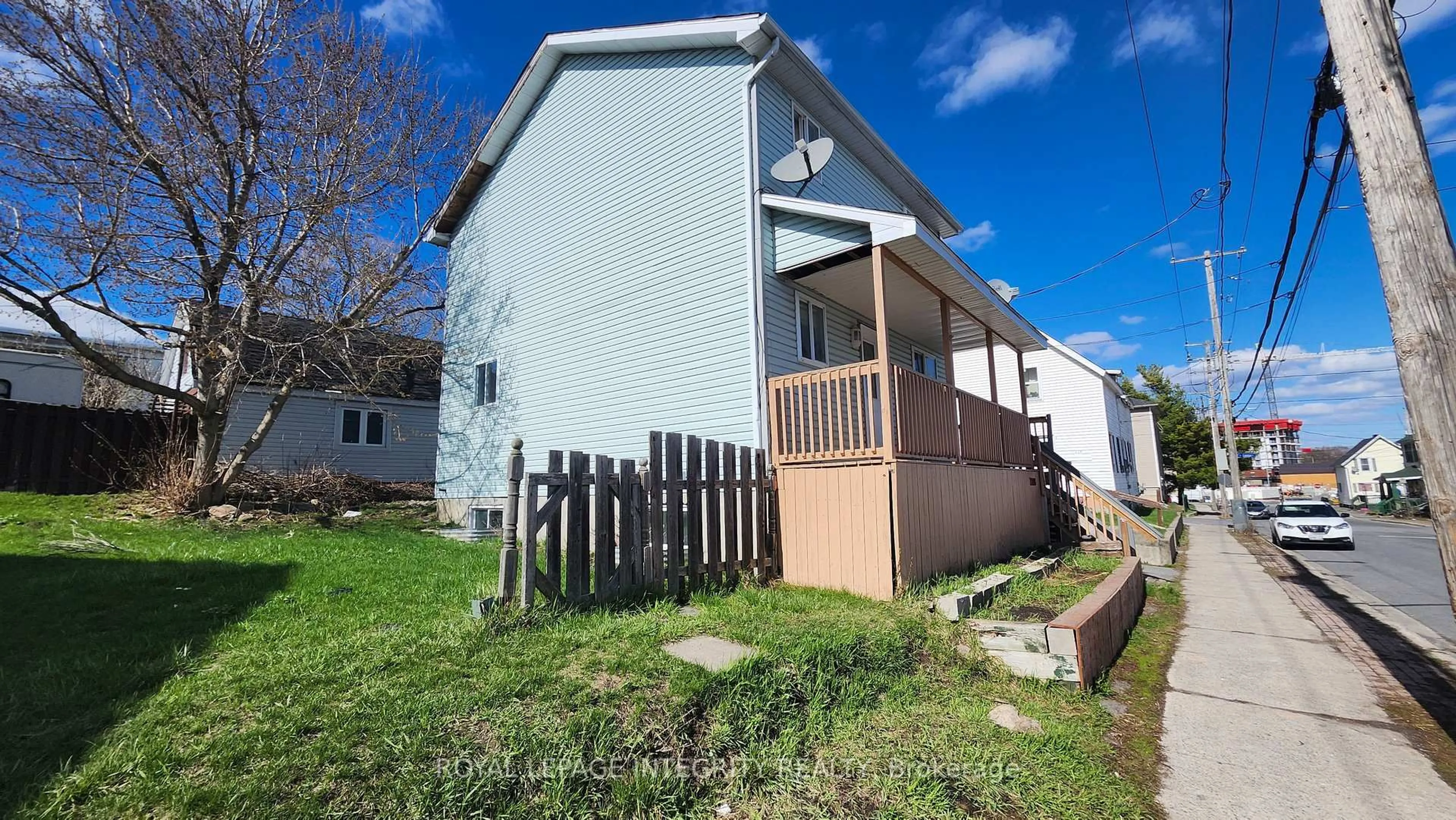 Unknown for 208 Prince Albert St, Cornwall Ontario K6H 1J7