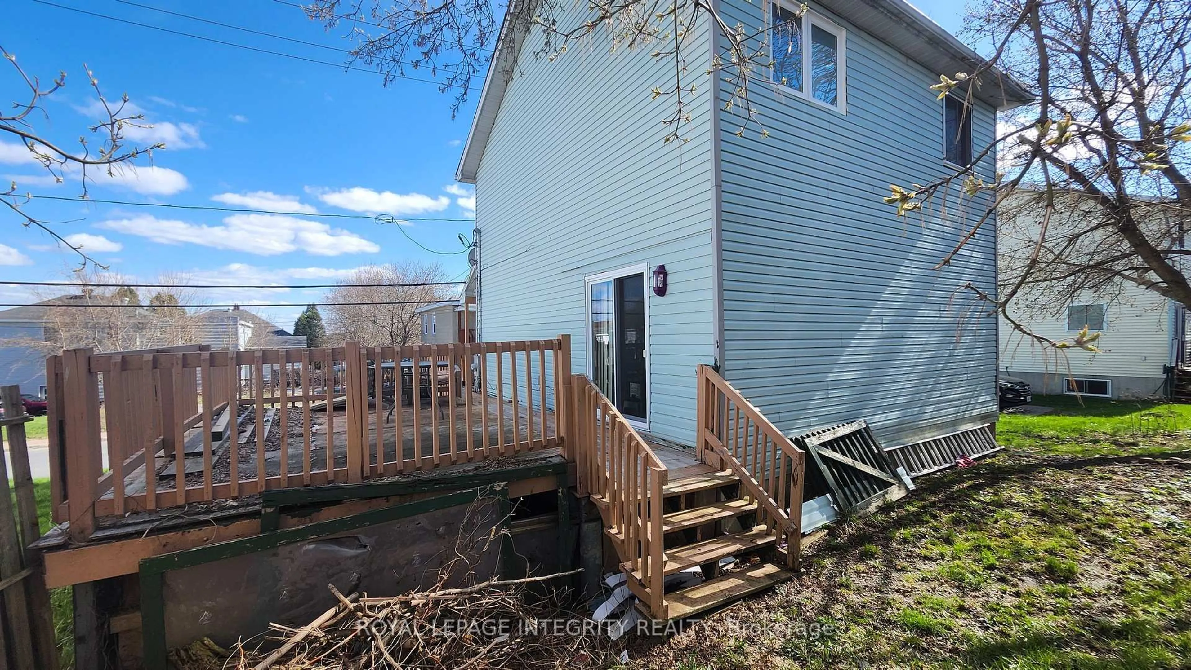 Patio, unknown for 208 Prince Albert St, Cornwall Ontario K6H 1J7