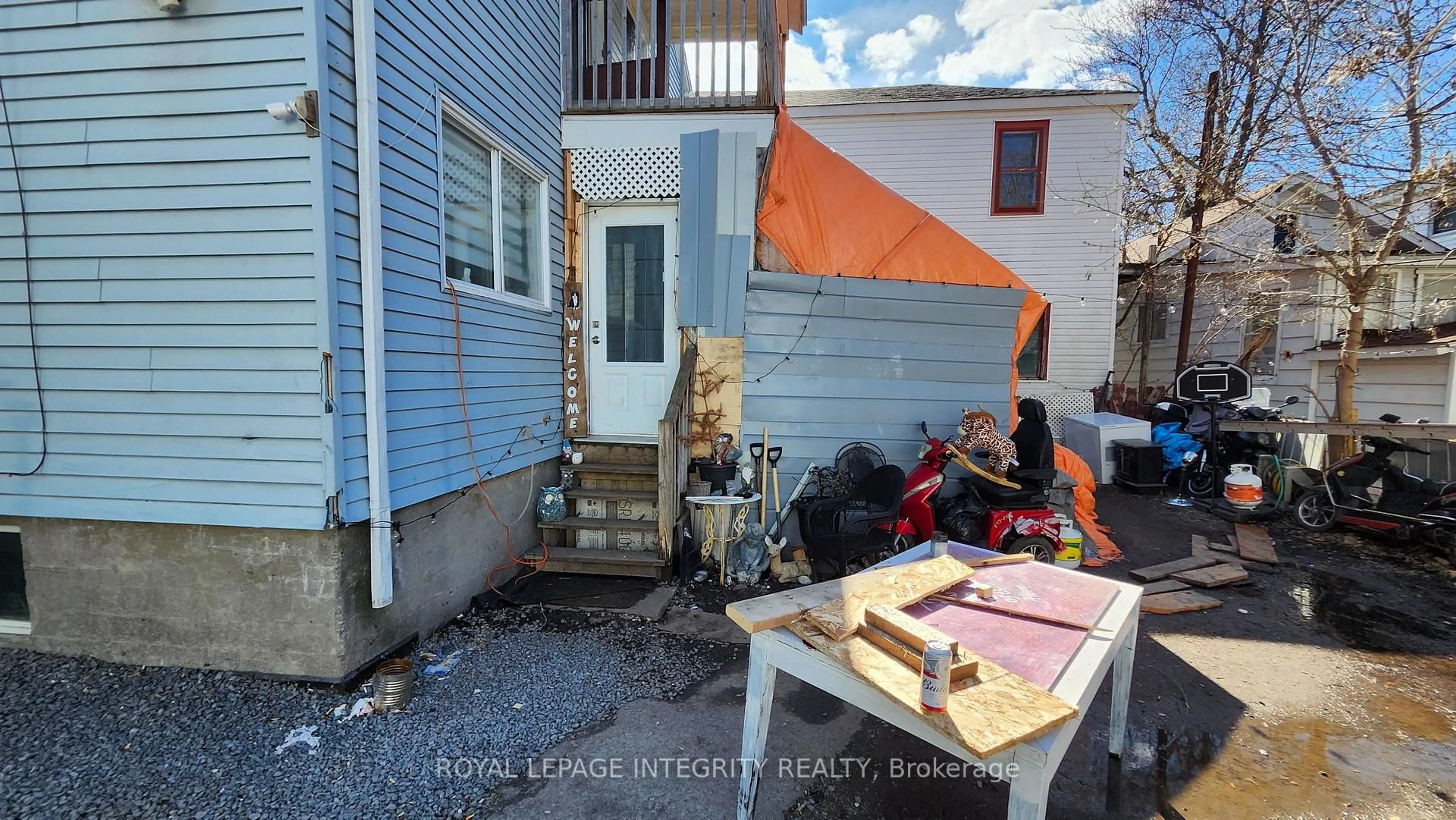 Patio, street for 504 Walton St, Cornwall Ontario K6H 1T4