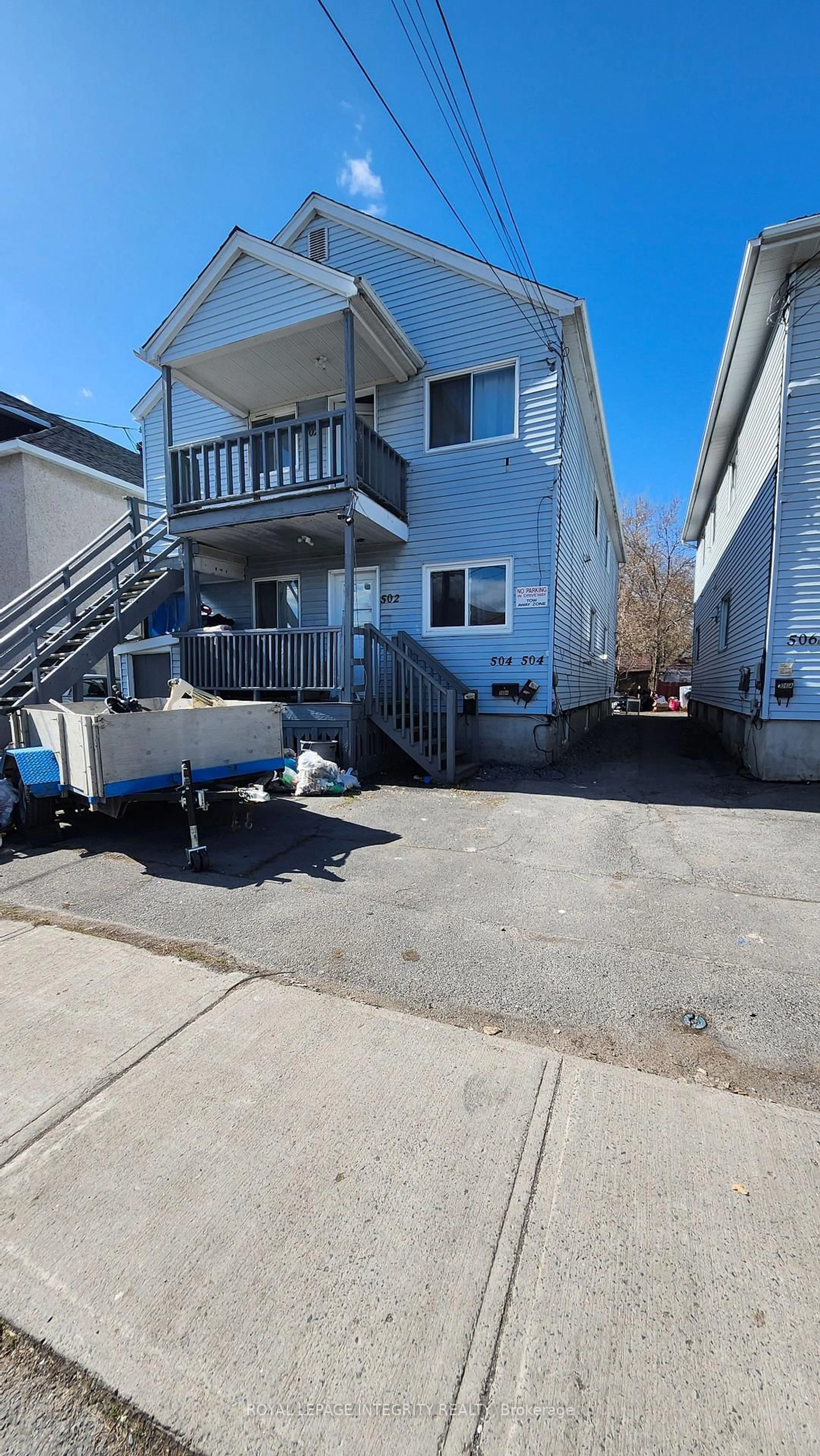 A pic from outside/outdoor area/front of a property/back of a property/a pic from drone, street for 504 Walton St, Cornwall Ontario K6H 1T4
