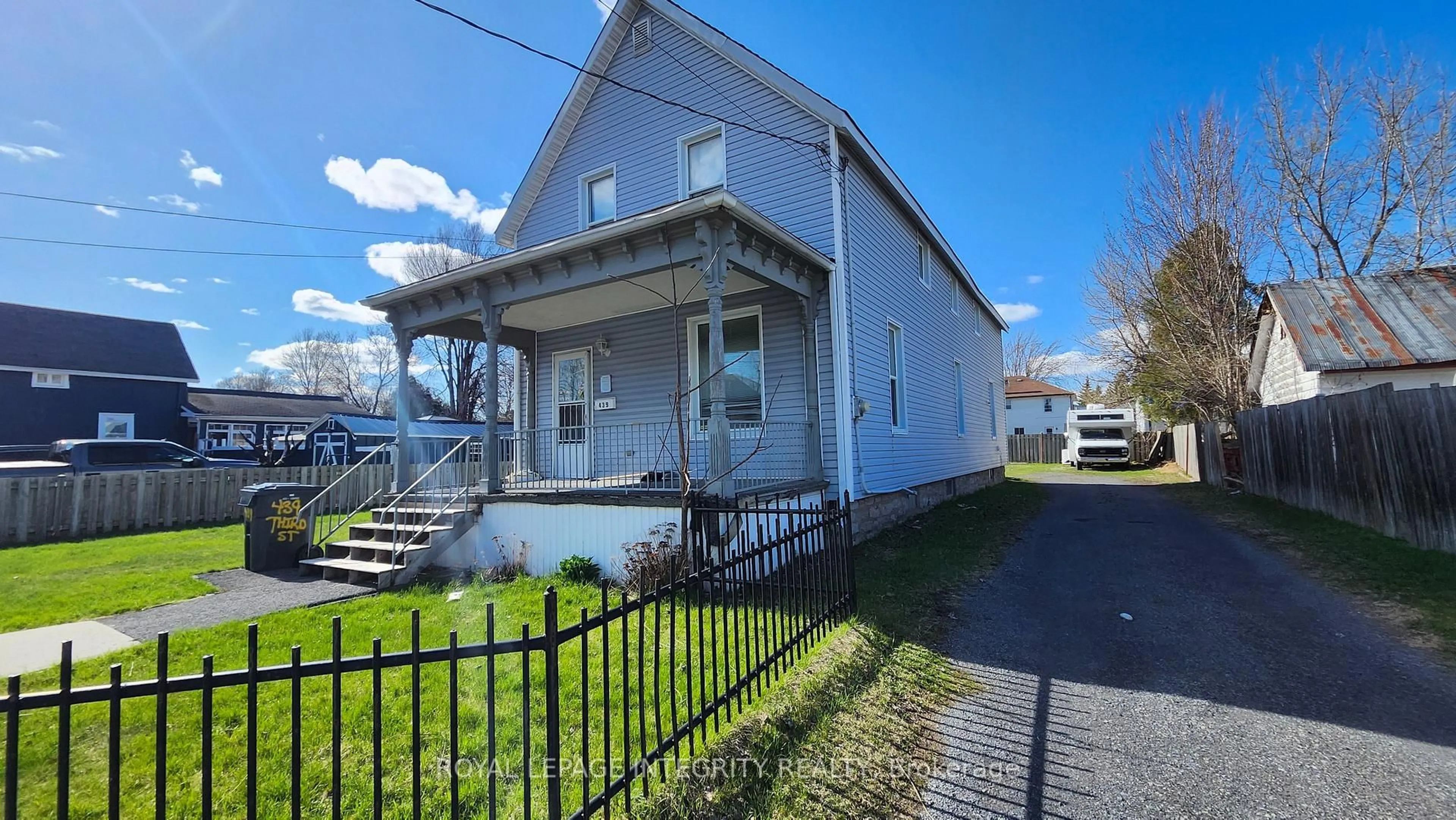 Unknown for 439 3rd St, Cornwall Ontario K6H 2E6