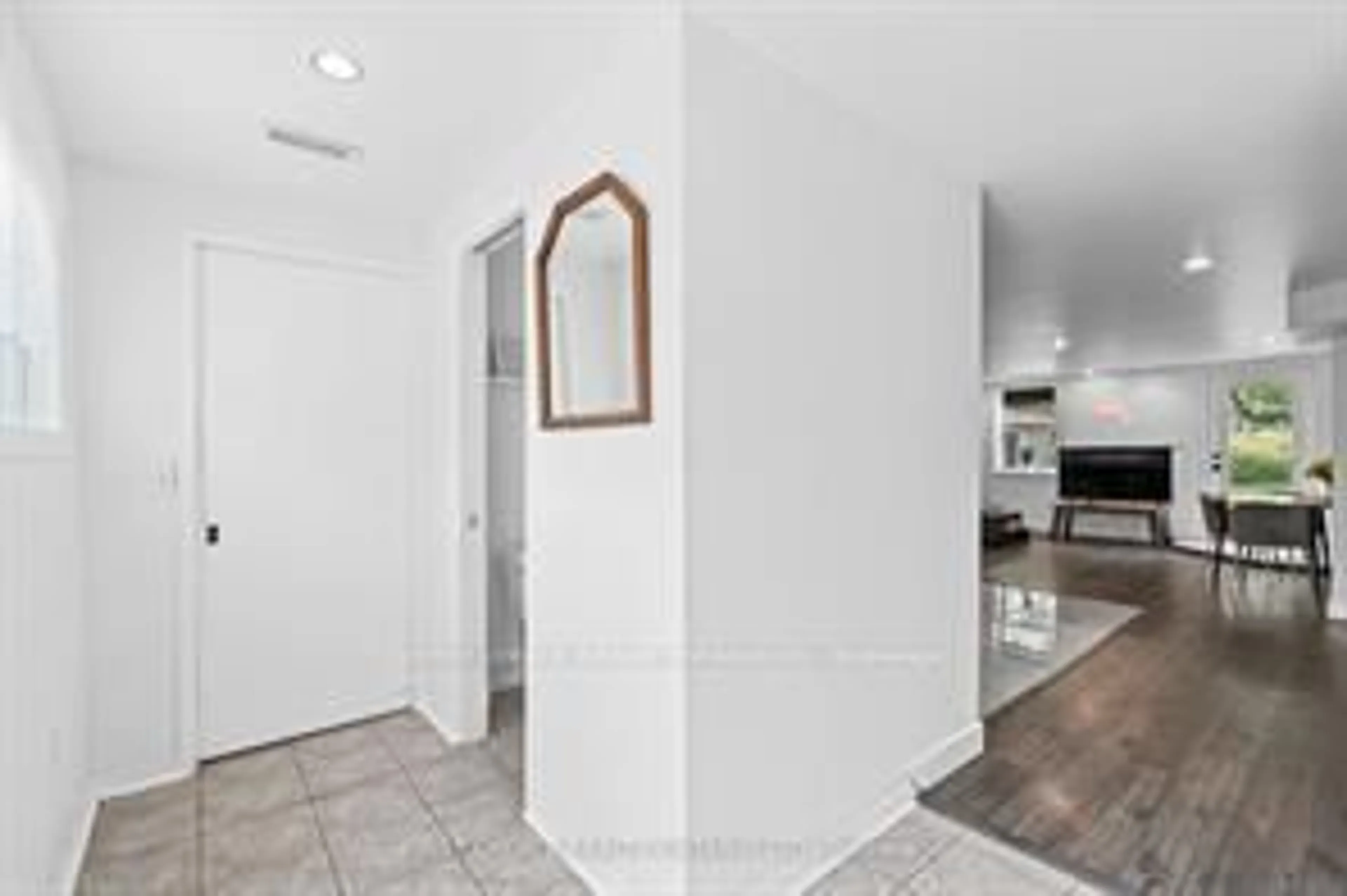 Indoor entryway for 10 Campbell Reid Crt, Ottawa Ontario K2K 1X7