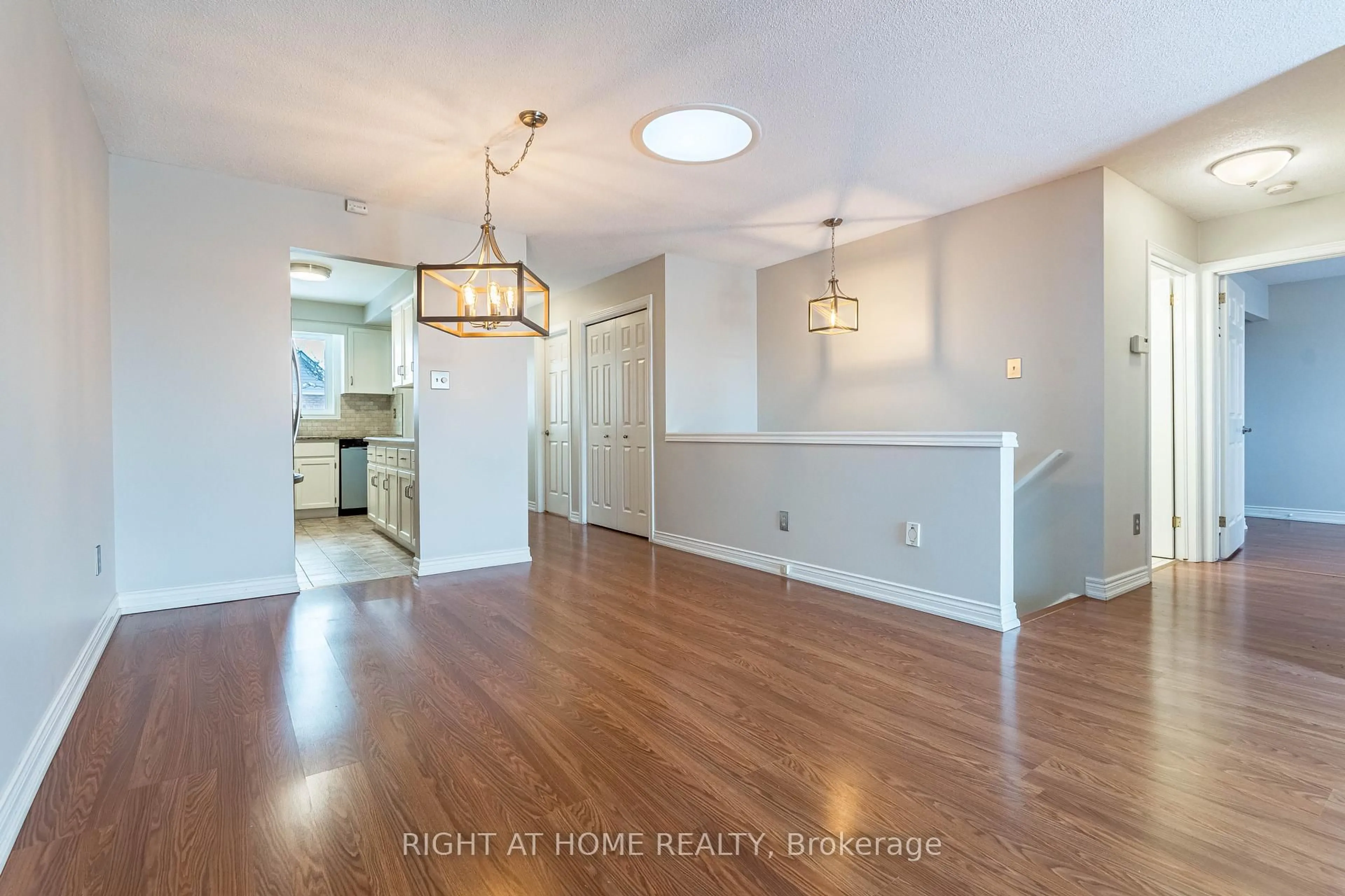 Unknown for 165 Main St #7, Grimsby Ontario L3M 1P2