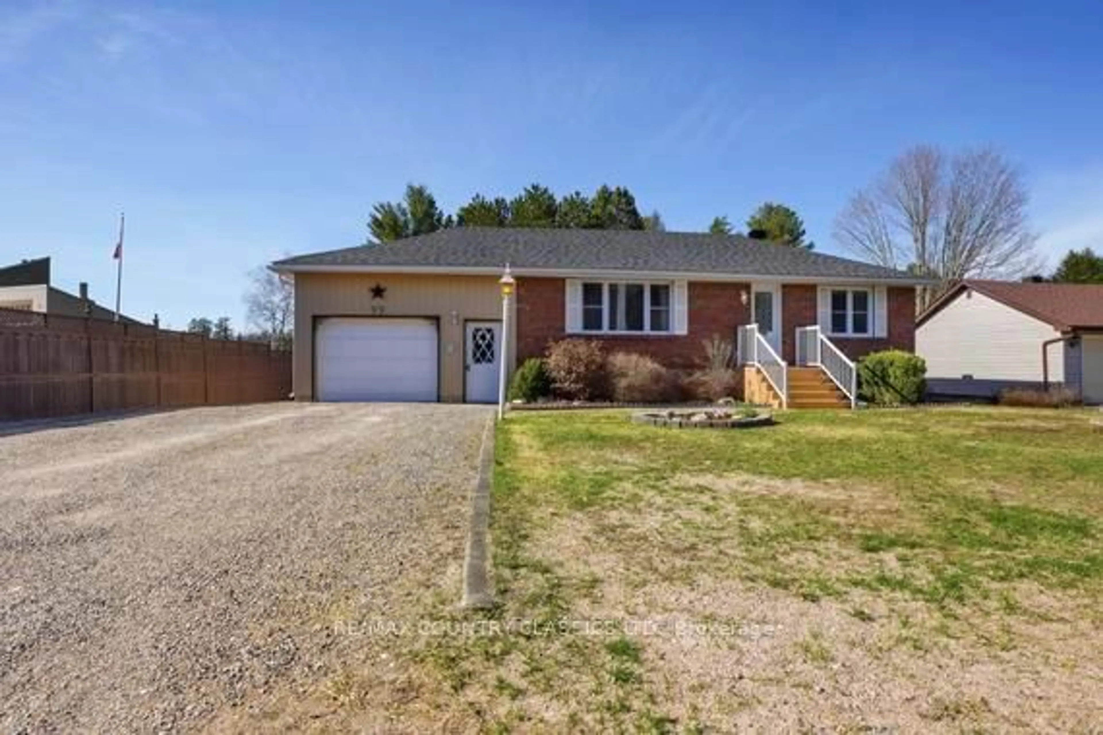 Home with brick exterior material, street for 99 Maple St, Bancroft Ontario K0L 1C0