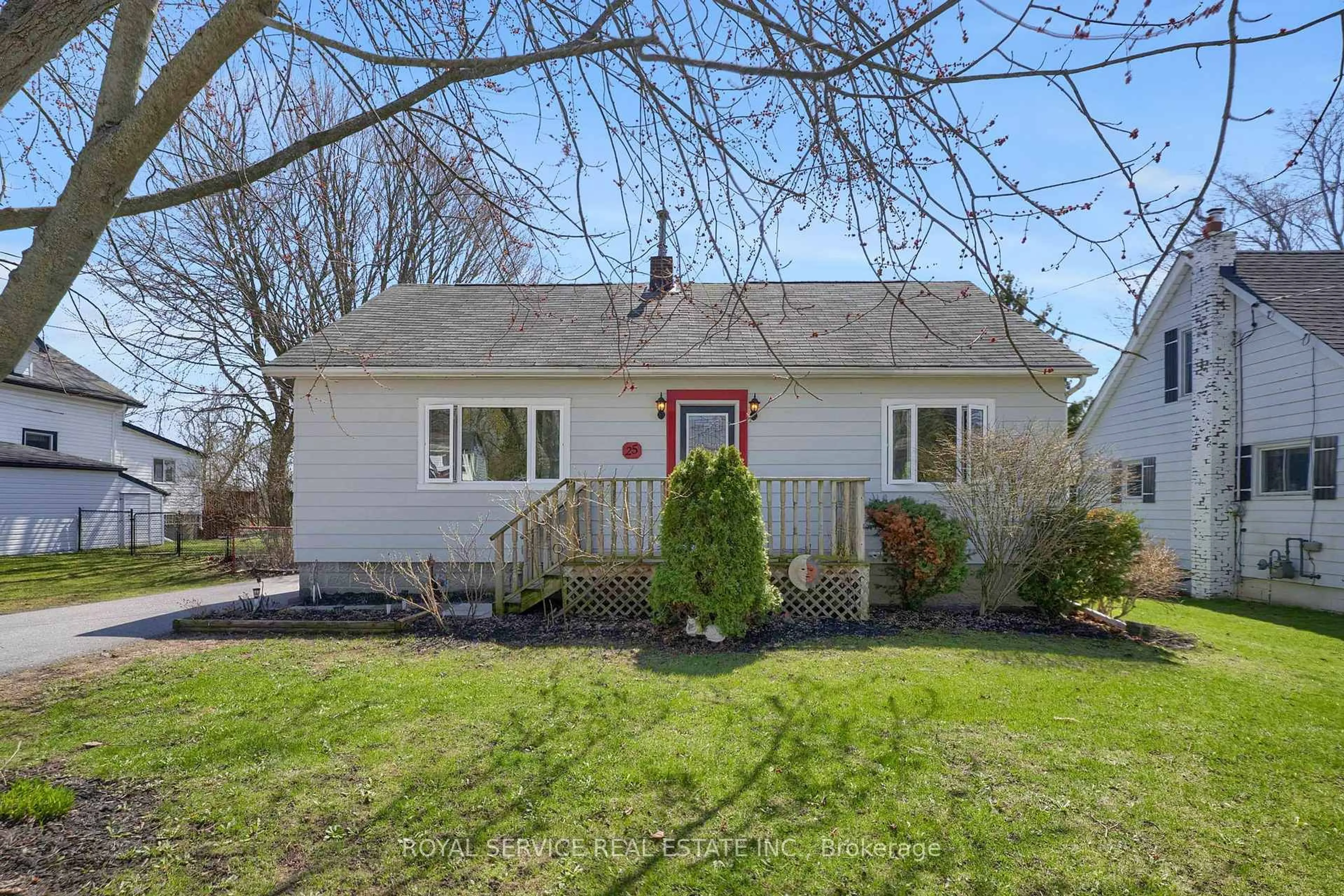 Home with vinyl exterior material, street for 25 King St, Cramahe Ontario K0K 1S0