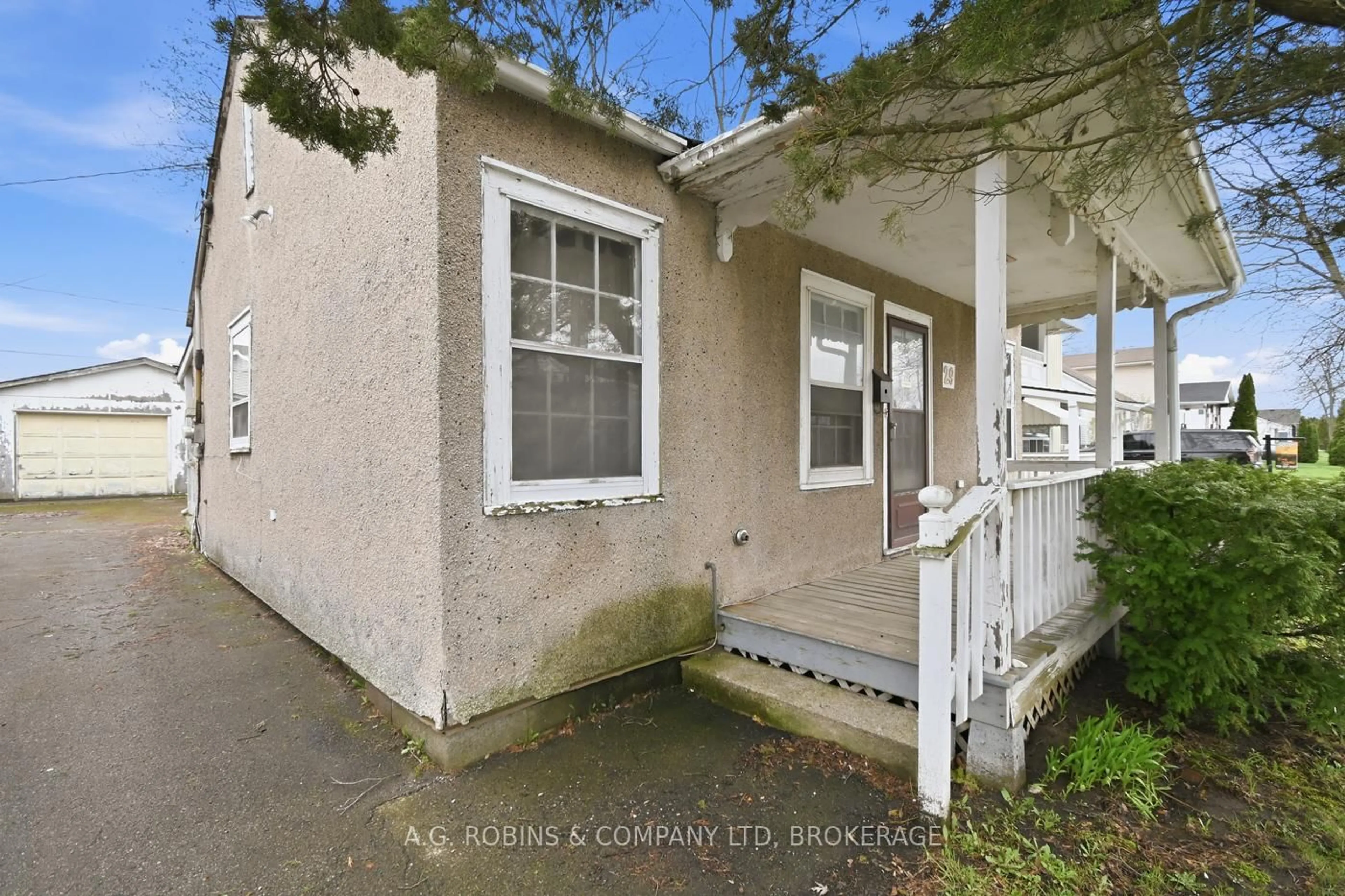 Unknown for 29 Mcnaughton Rd, Welland Ontario L3B 2R4