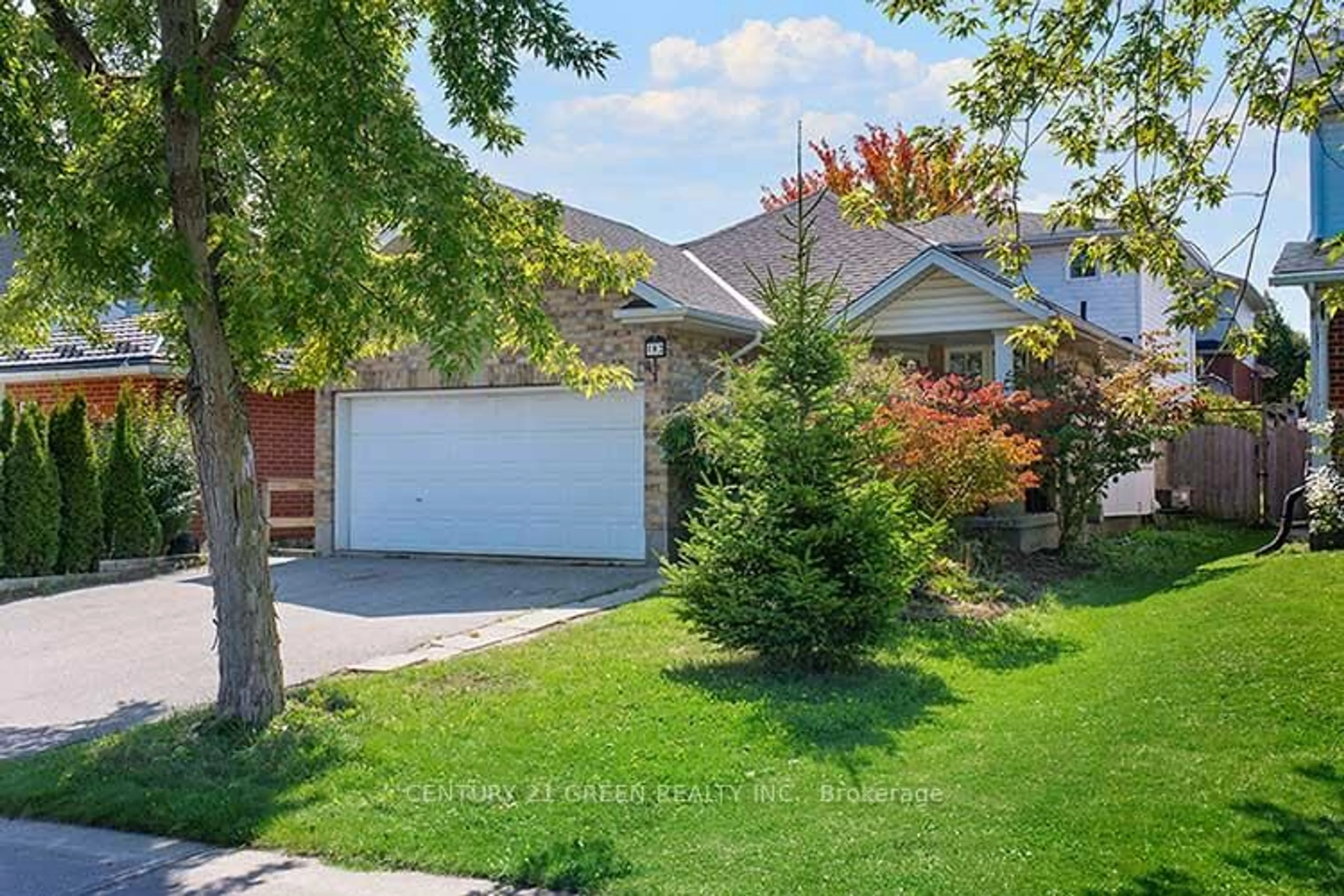 A pic from outside/outdoor area/front of a property/back of a property/a pic from drone, street for 182 STARWOOD Dr, Guelph Ontario N1E 7G3