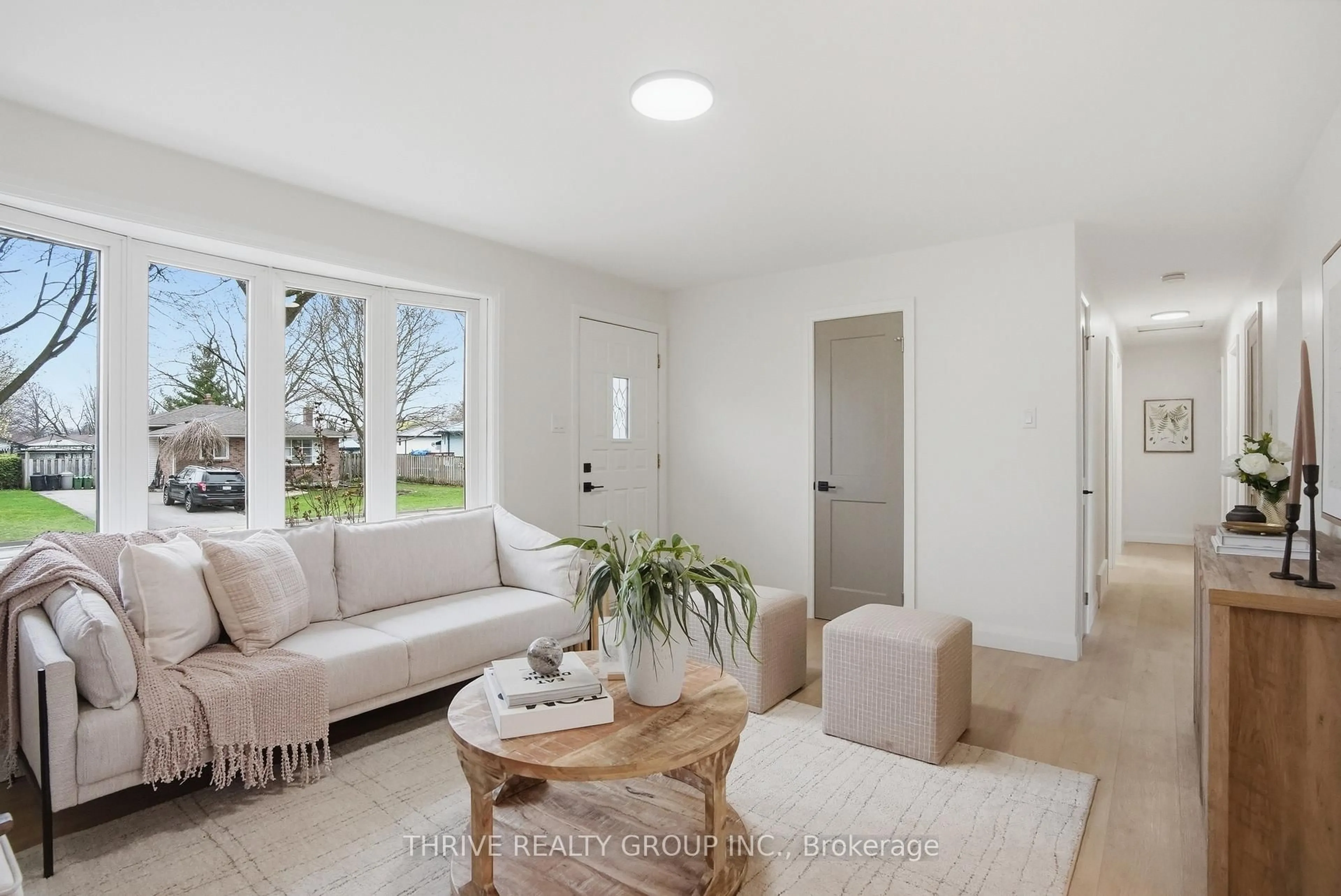 Living room with furniture, unknown for 44 Mendip Cres, London South Ontario N6E 1H1