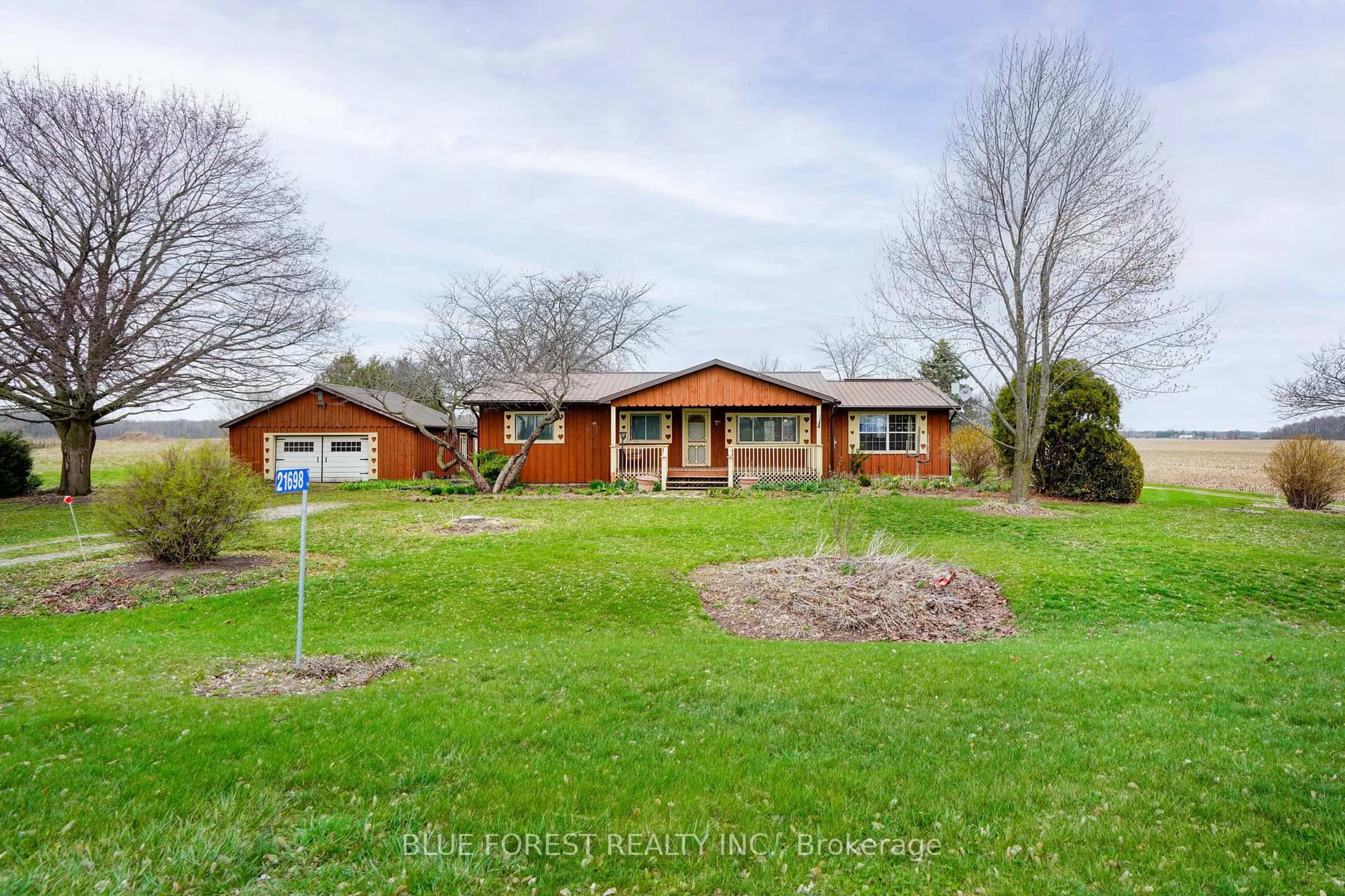 A pic from outside/outdoor area/front of a property/back of a property/a pic from drone, unknown for 21698 Johnston Line, West Elgin Ontario N0L 2N0