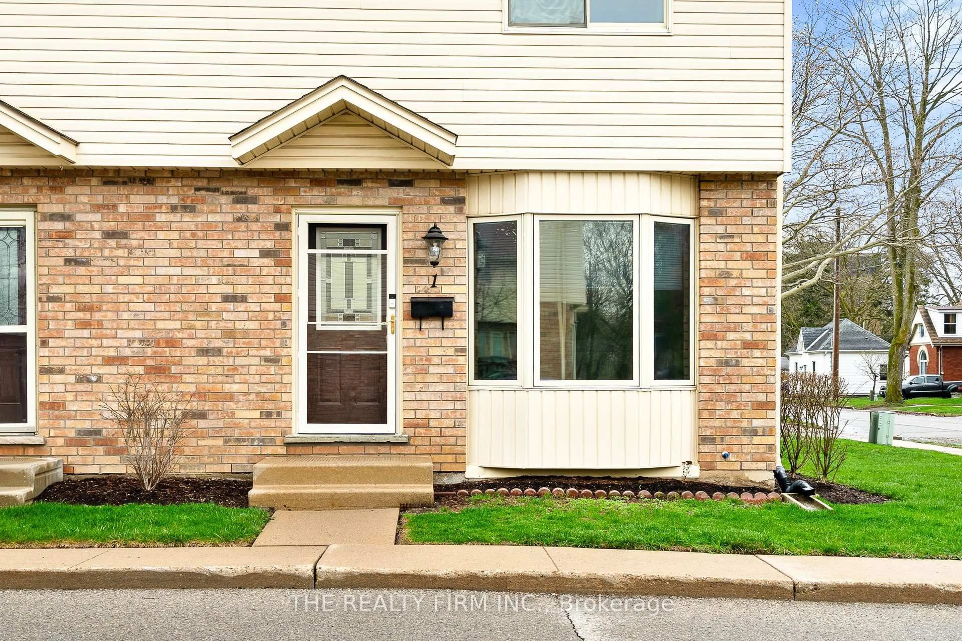 Unknown for 40 Burslem St #1, London East Ontario N5W 2V7