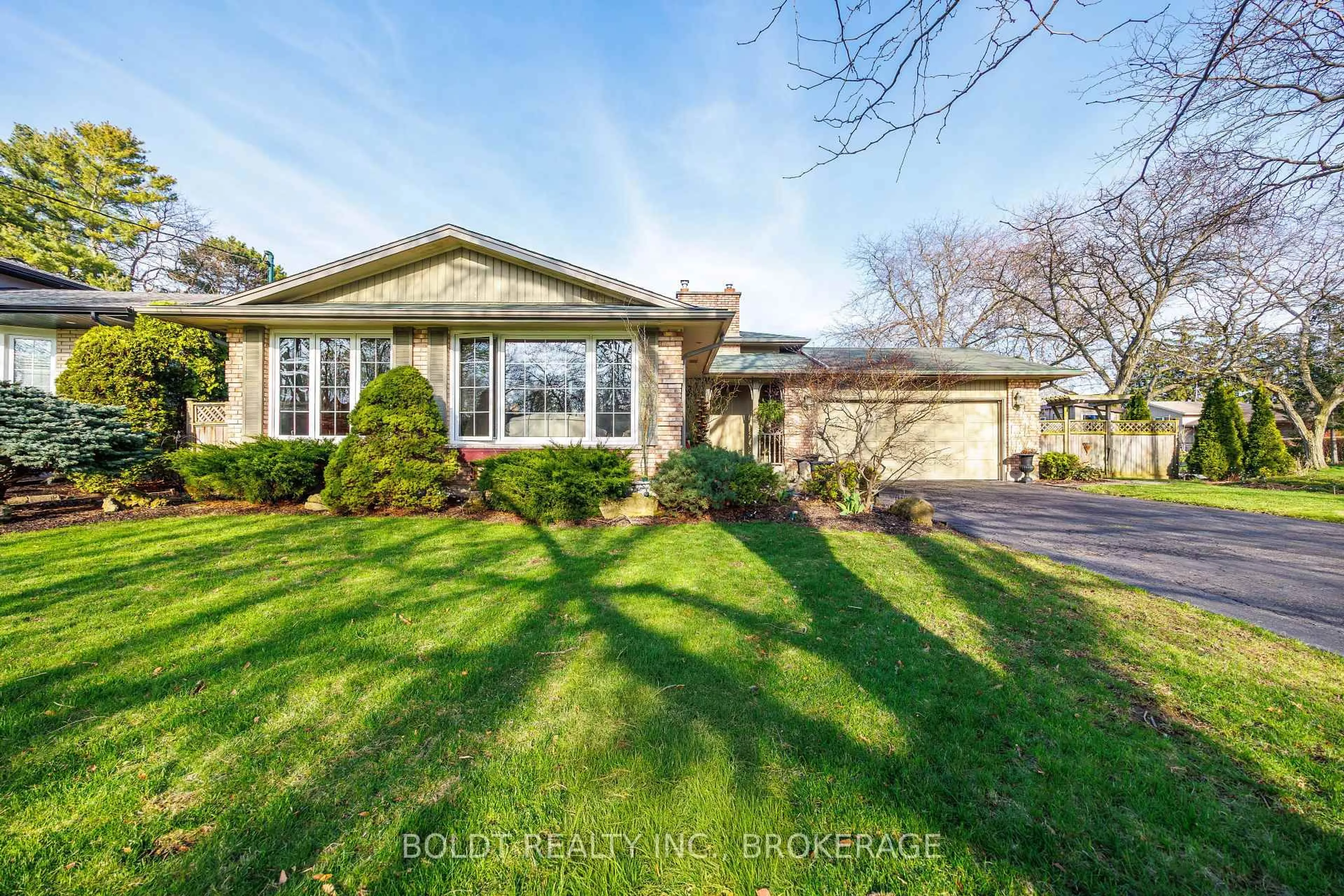 Unknown for 24 Mississauga Rd, St. Catharines Ontario L2N 3K4