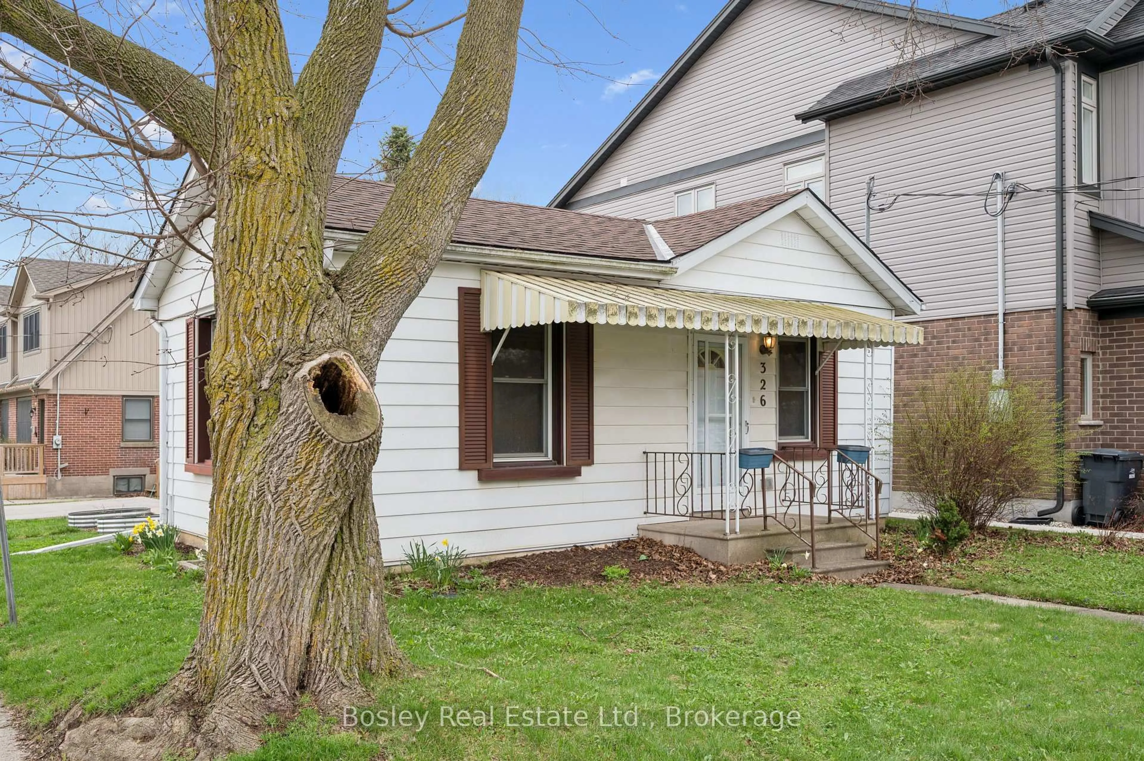 Home with vinyl exterior material, street for 326 Exhibition St, Guelph Ontario N1H 4S2