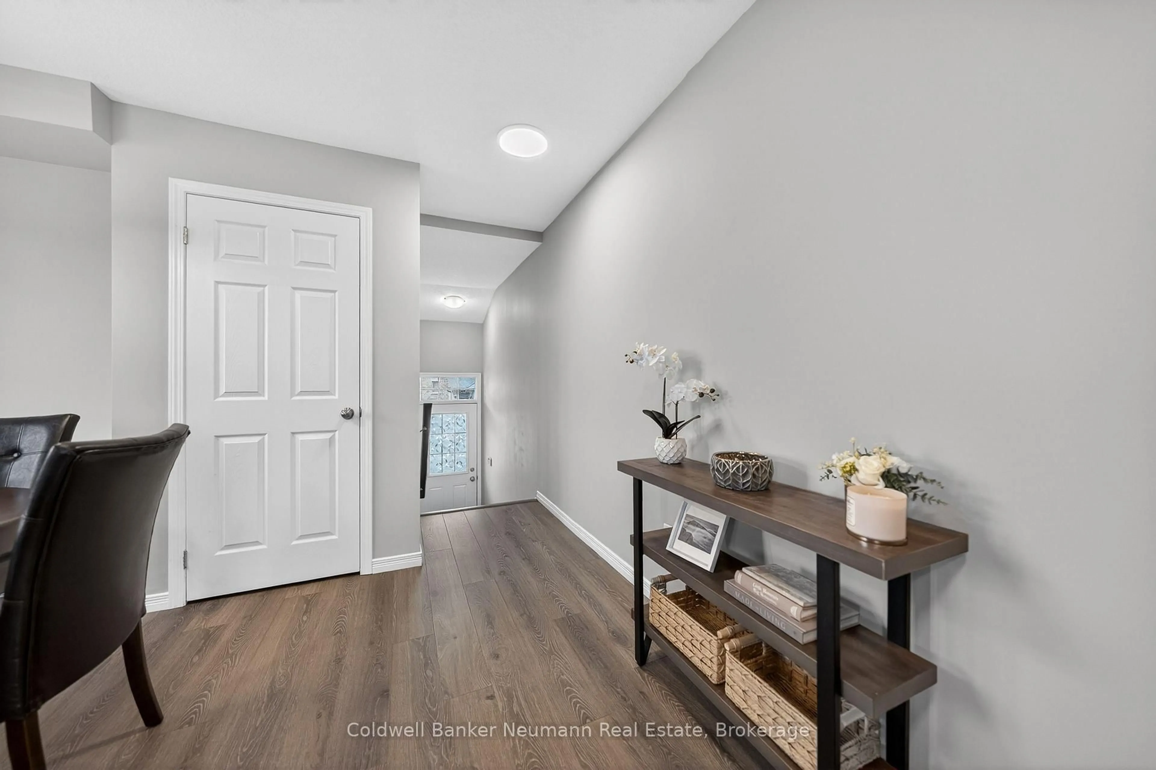 Indoor entryway for 388 Old Huron Rd #25C, Kitchener Ontario N2R 0J5