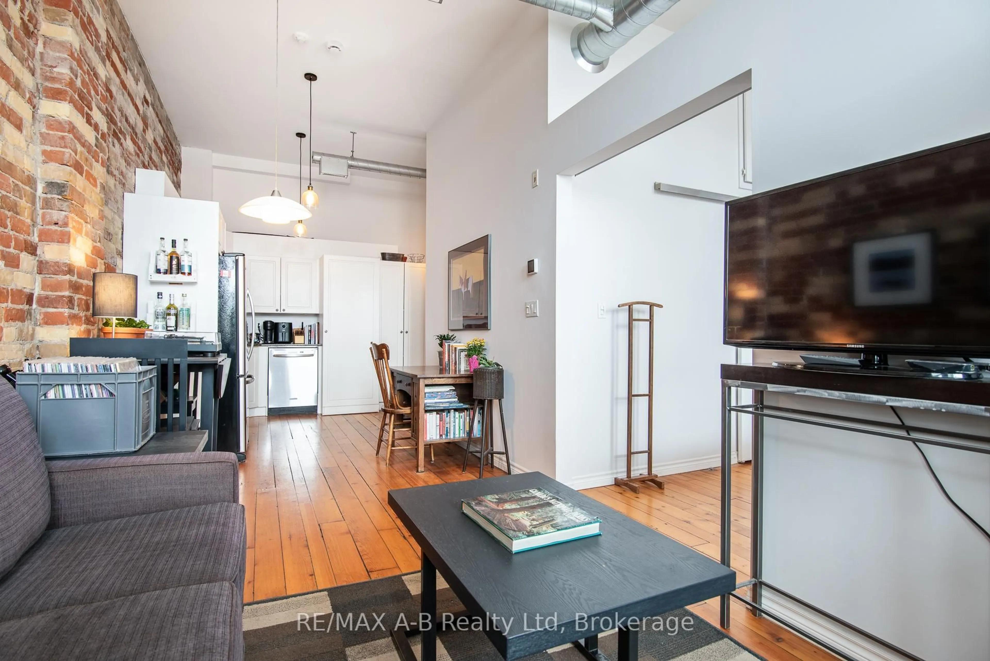 Open concept kitchen, unknown for 66 WELLINGTON St ##201, Stratford Ontario N5A 2L2