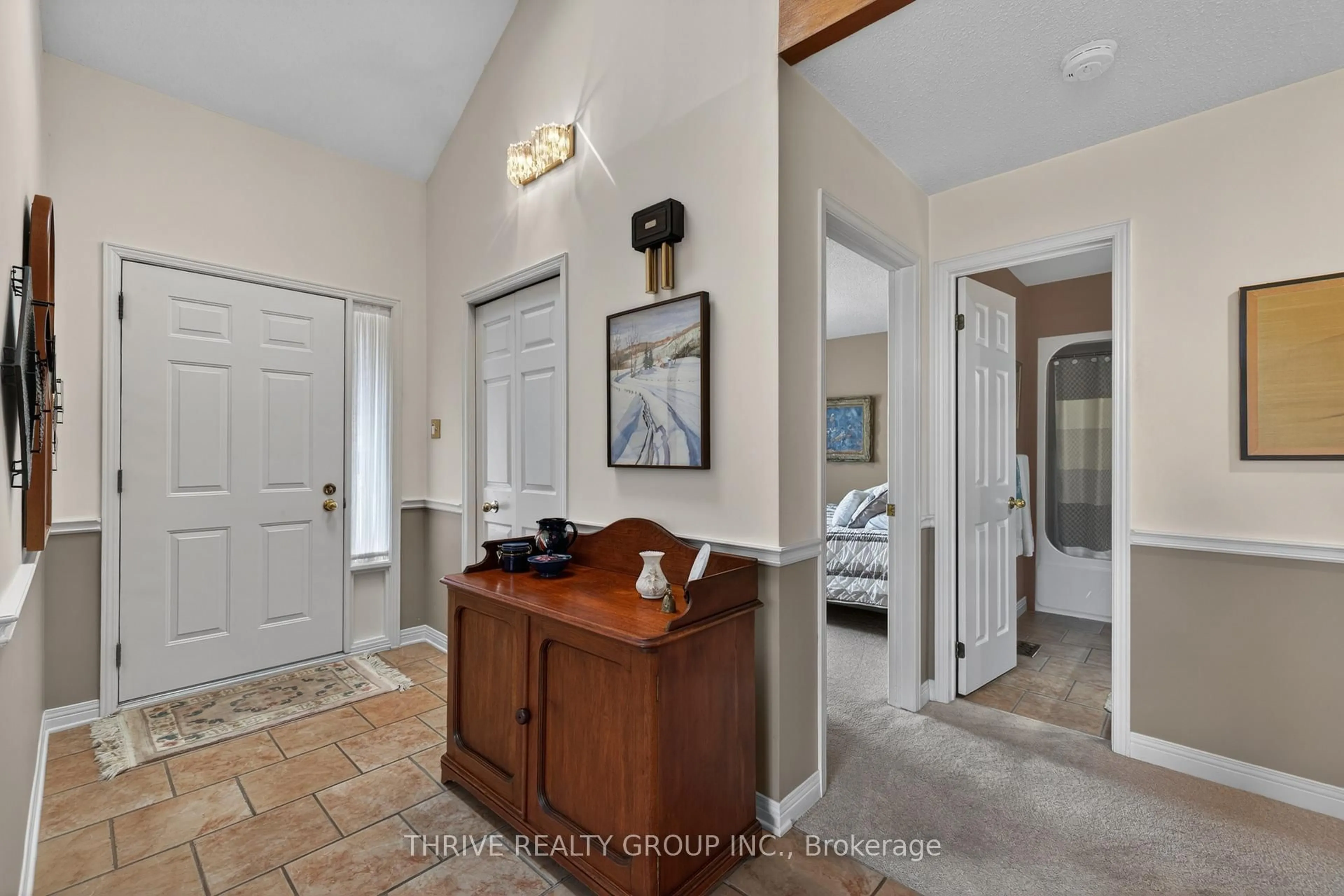 Indoor entryway for 701 Lansdowne Ave #25, Woodstock Ontario N4T 1K1
