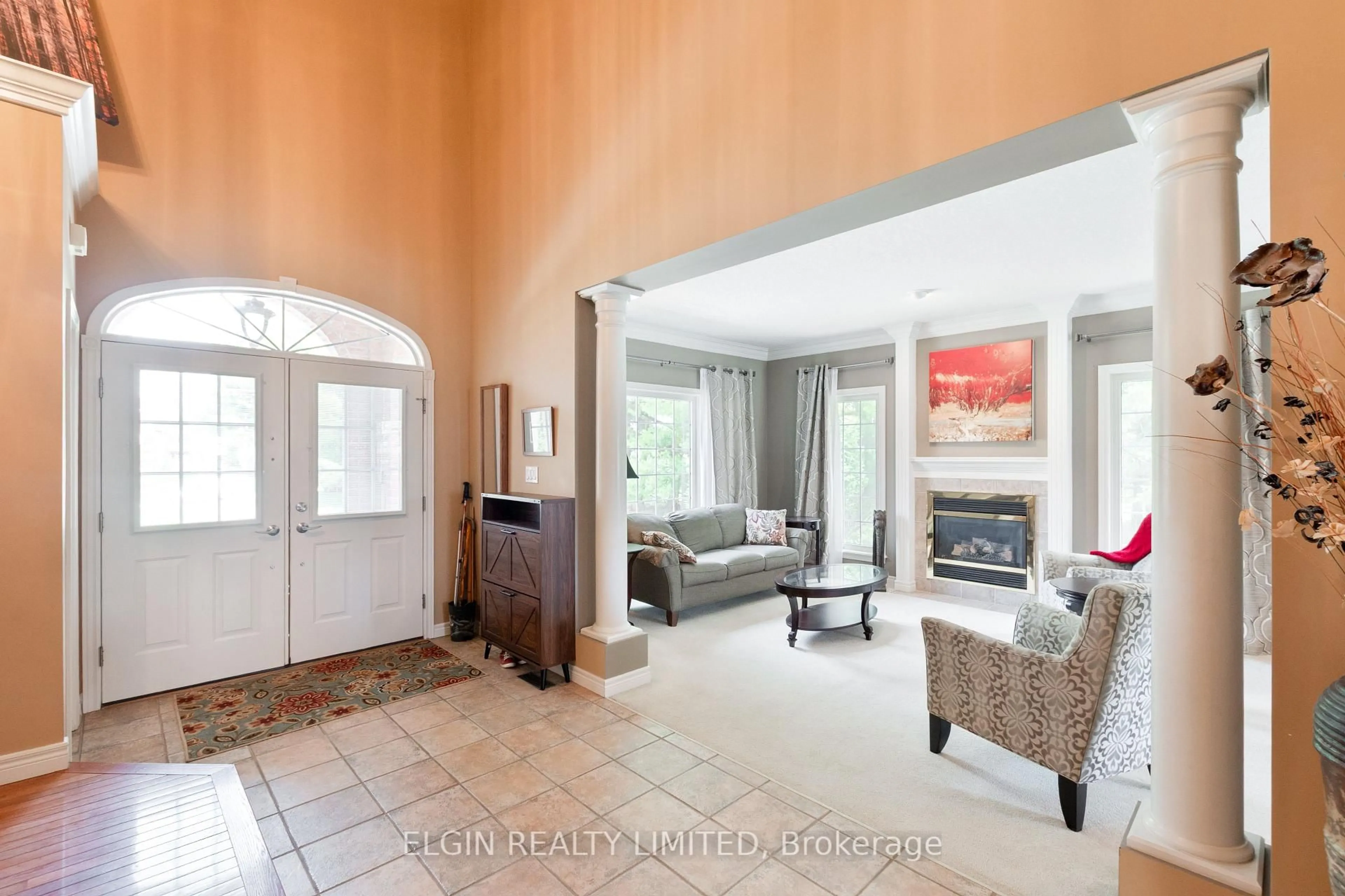 Indoor entryway for 46485 Sparta Line, Central Elgin Ontario N0L 2H0