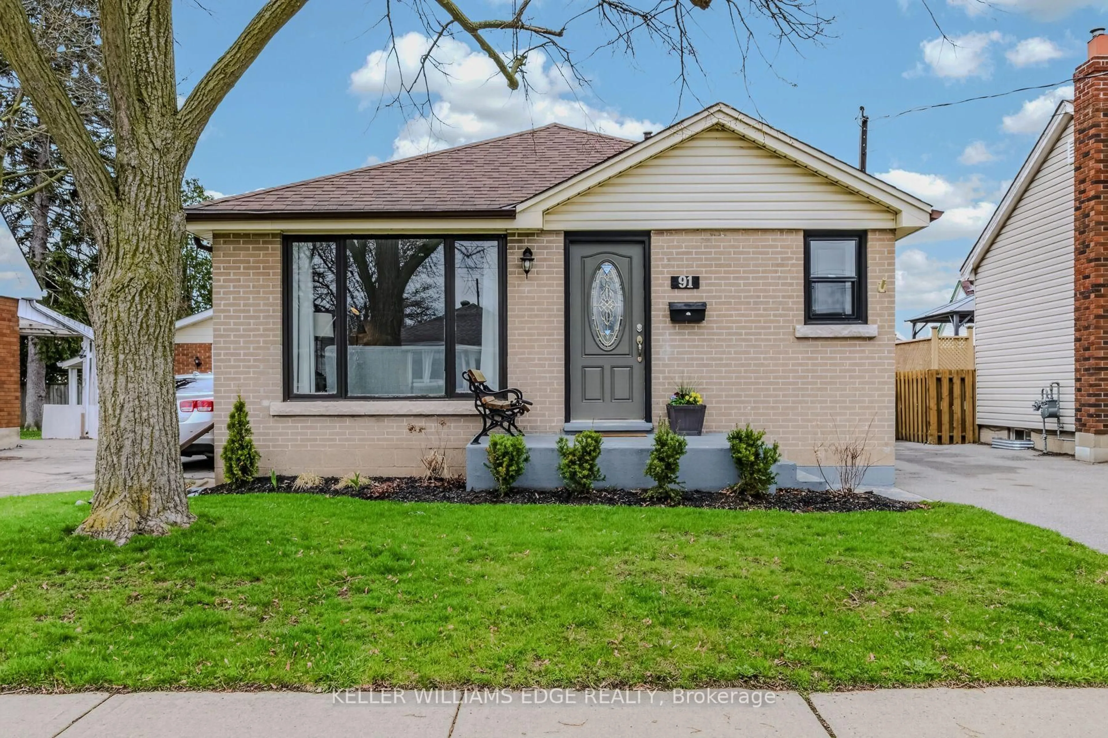 Home with brick exterior material, street for 91 NINTH Ave, Brantford Ontario N3S 1E6