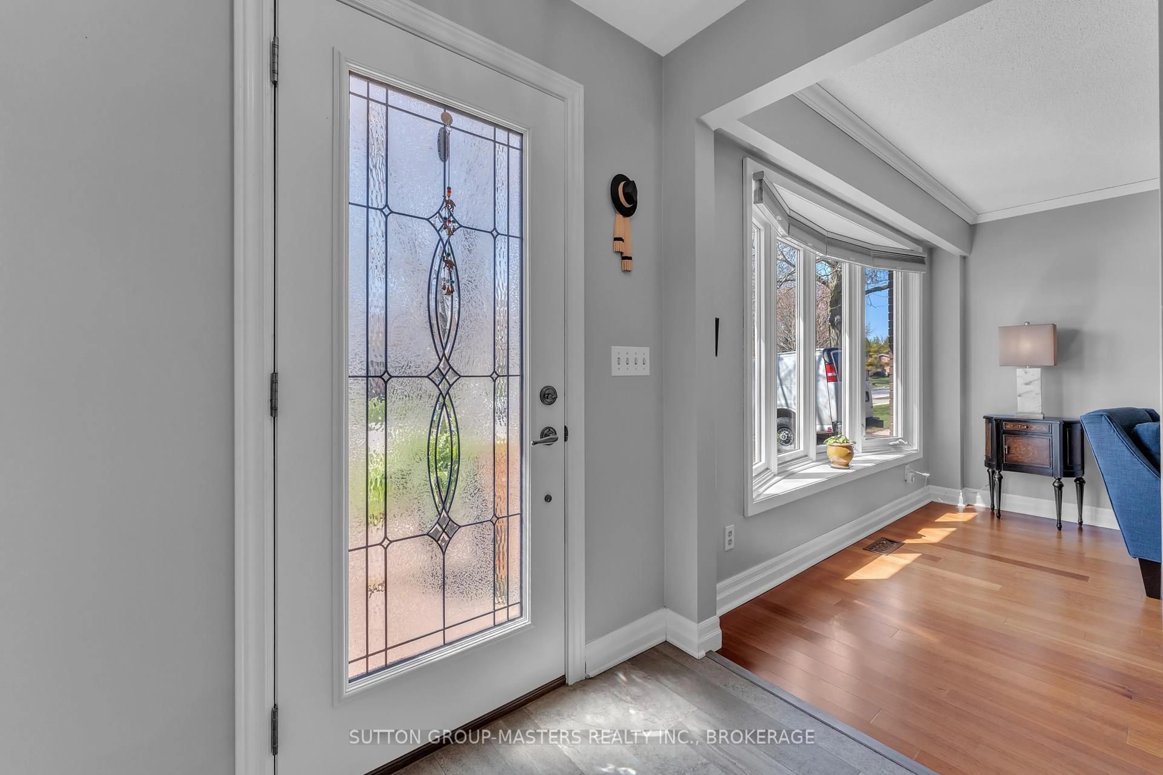 Indoor entryway for 162 Chelsea Rd, Kingston Ontario K7M 3Y8