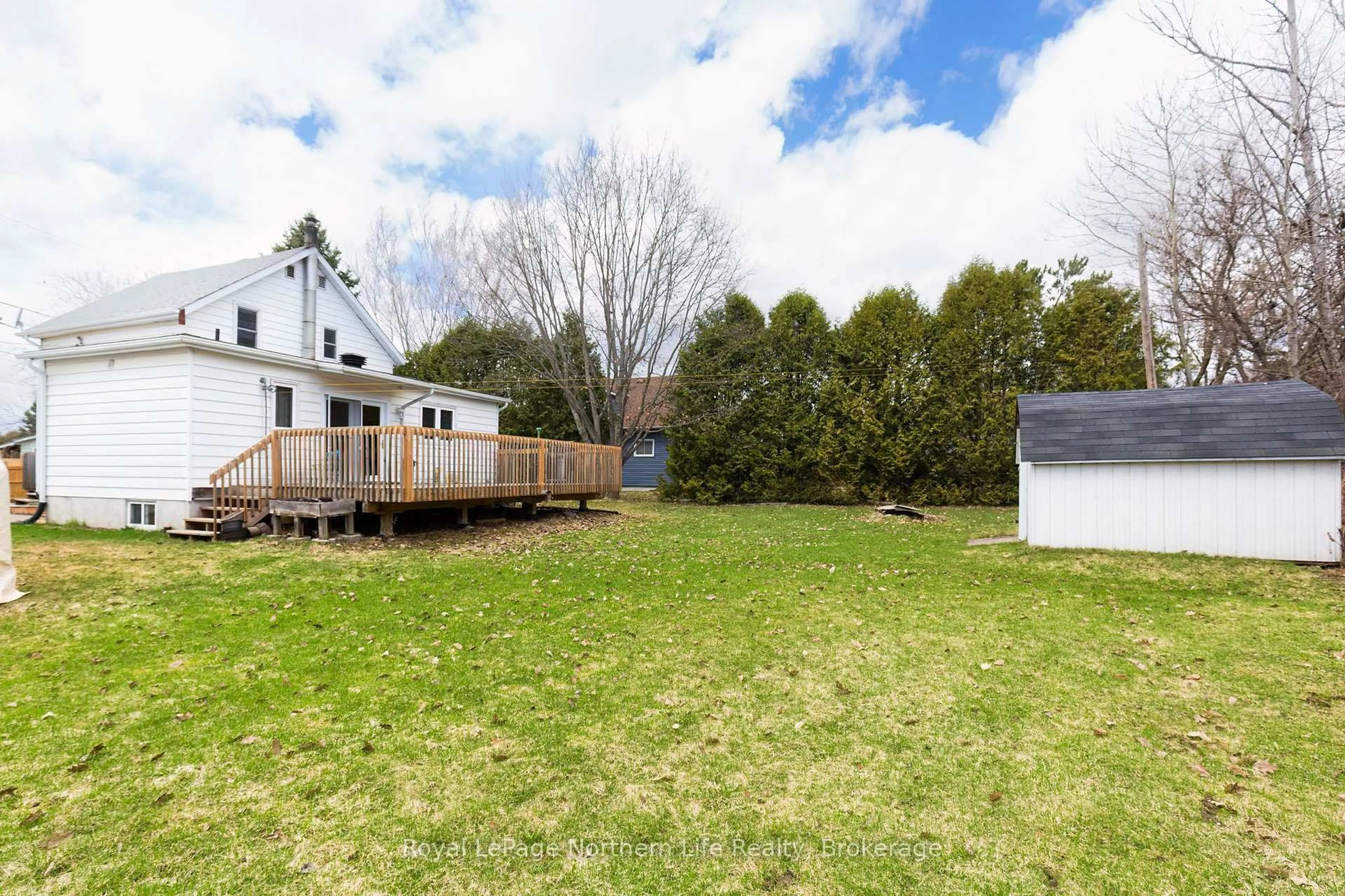 A pic from outside/outdoor area/front of a property/back of a property/a pic from drone, unknown for 306 Spetz Ave, Powassan Ontario P0H 1Z0