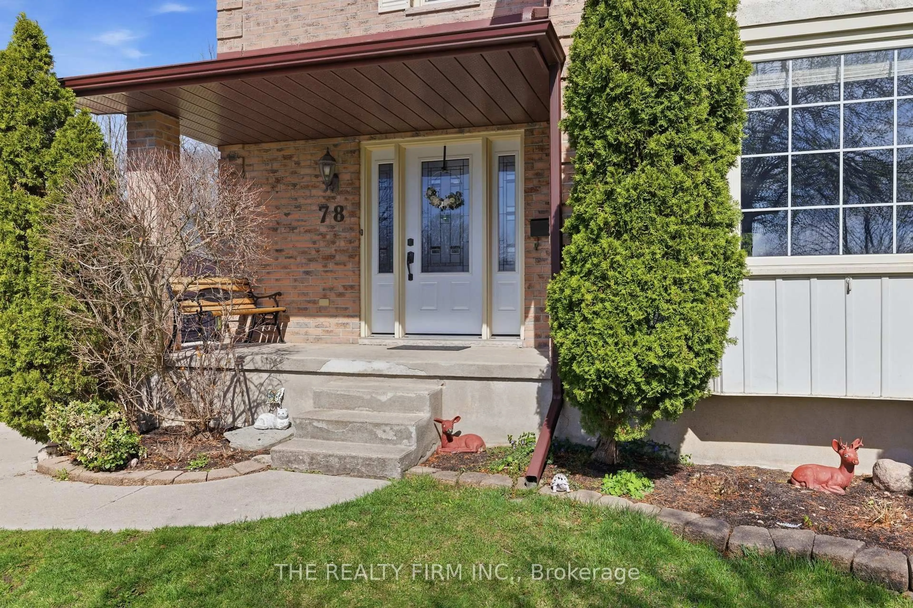 Indoor entryway for 78 Sussex Pl, London East Ontario N5Y 5H3