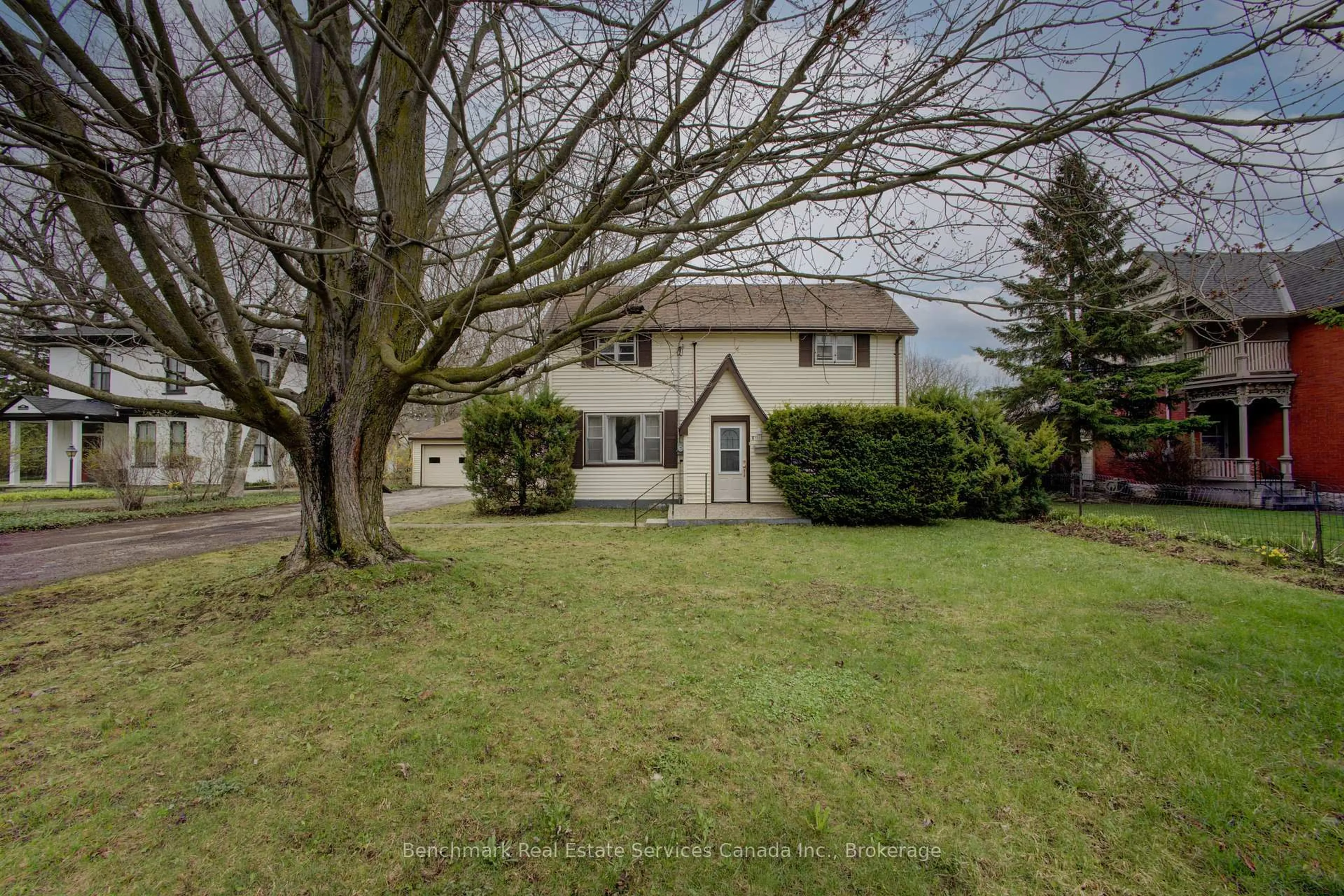 A pic from outside/outdoor area/front of a property/back of a property/a pic from drone, street for 61 St. John St, St. Marys Ontario N4X 1A6