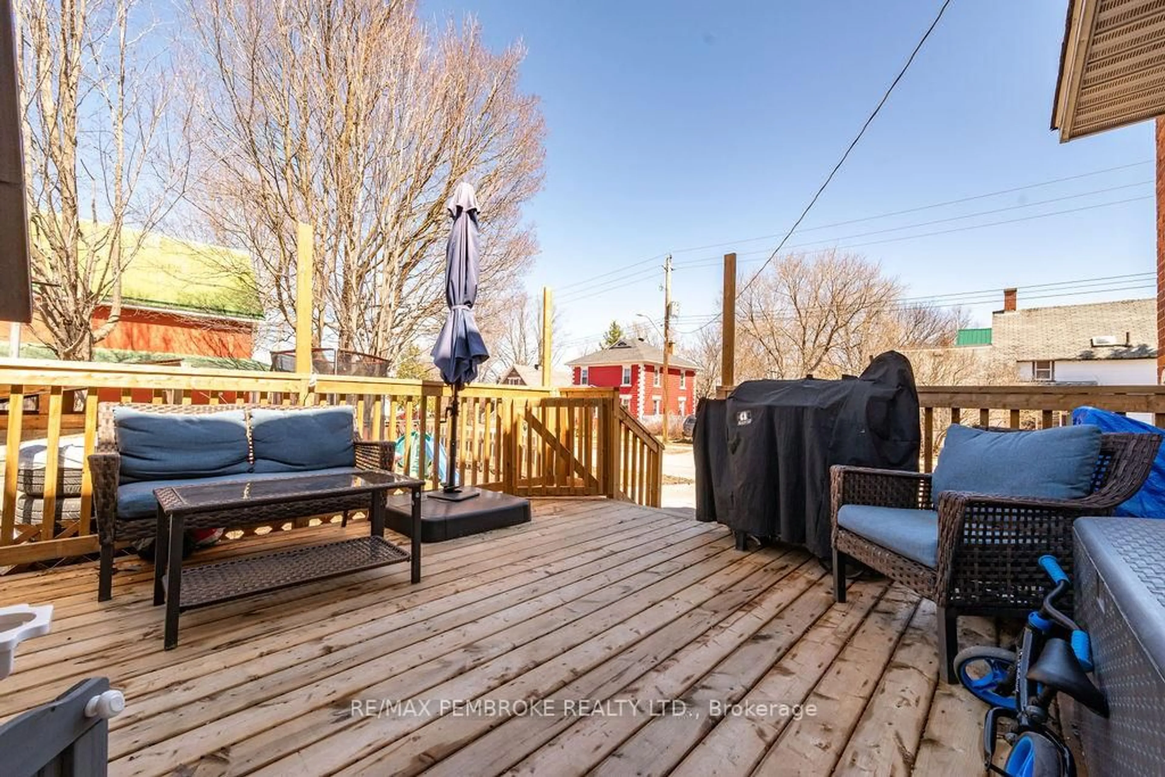 Patio, unknown for 503 Miller St, Pembroke Ontario K8A 5Z7