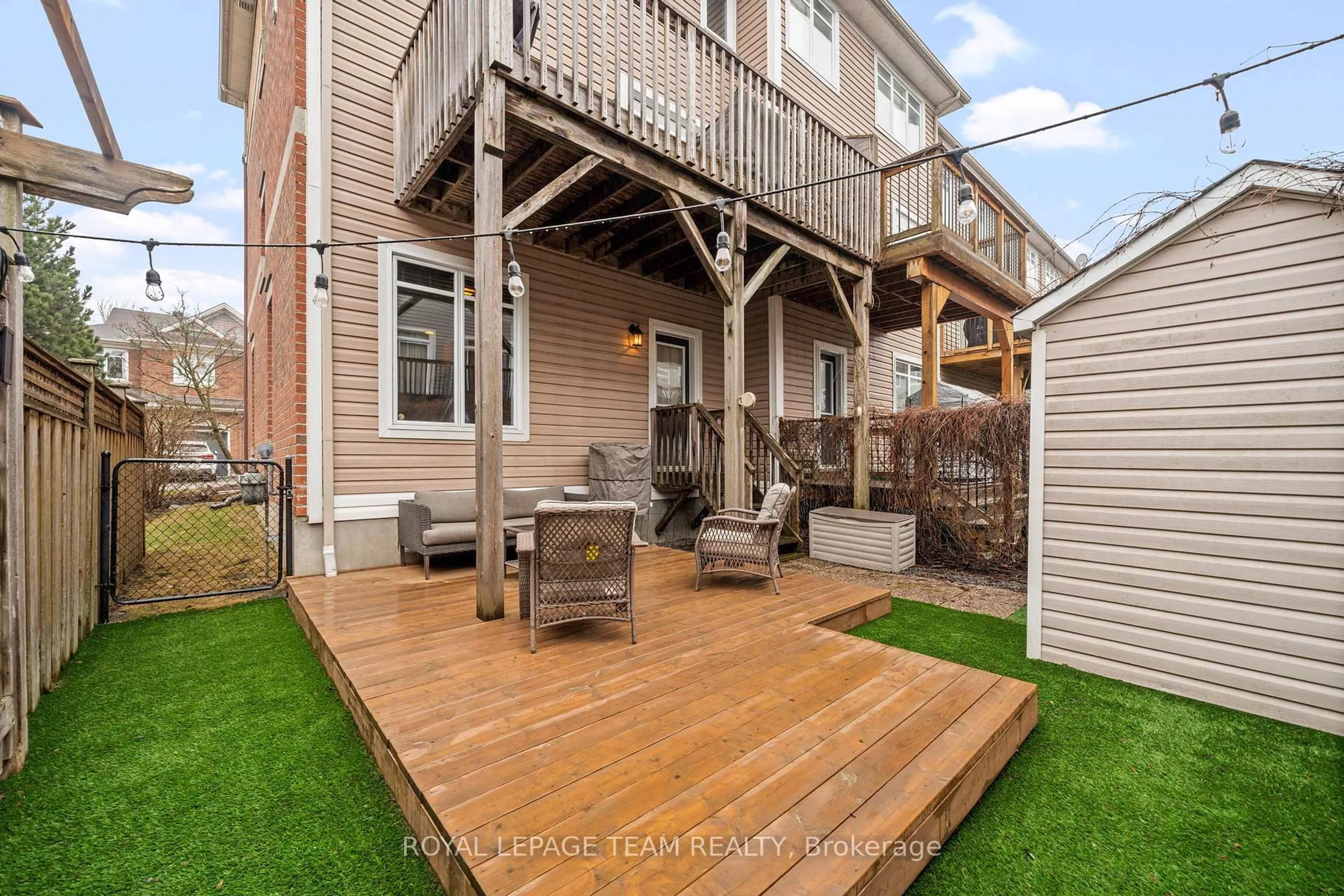 Patio, street for 173 West Village Private, Ottawa Ontario K1Z 1E1