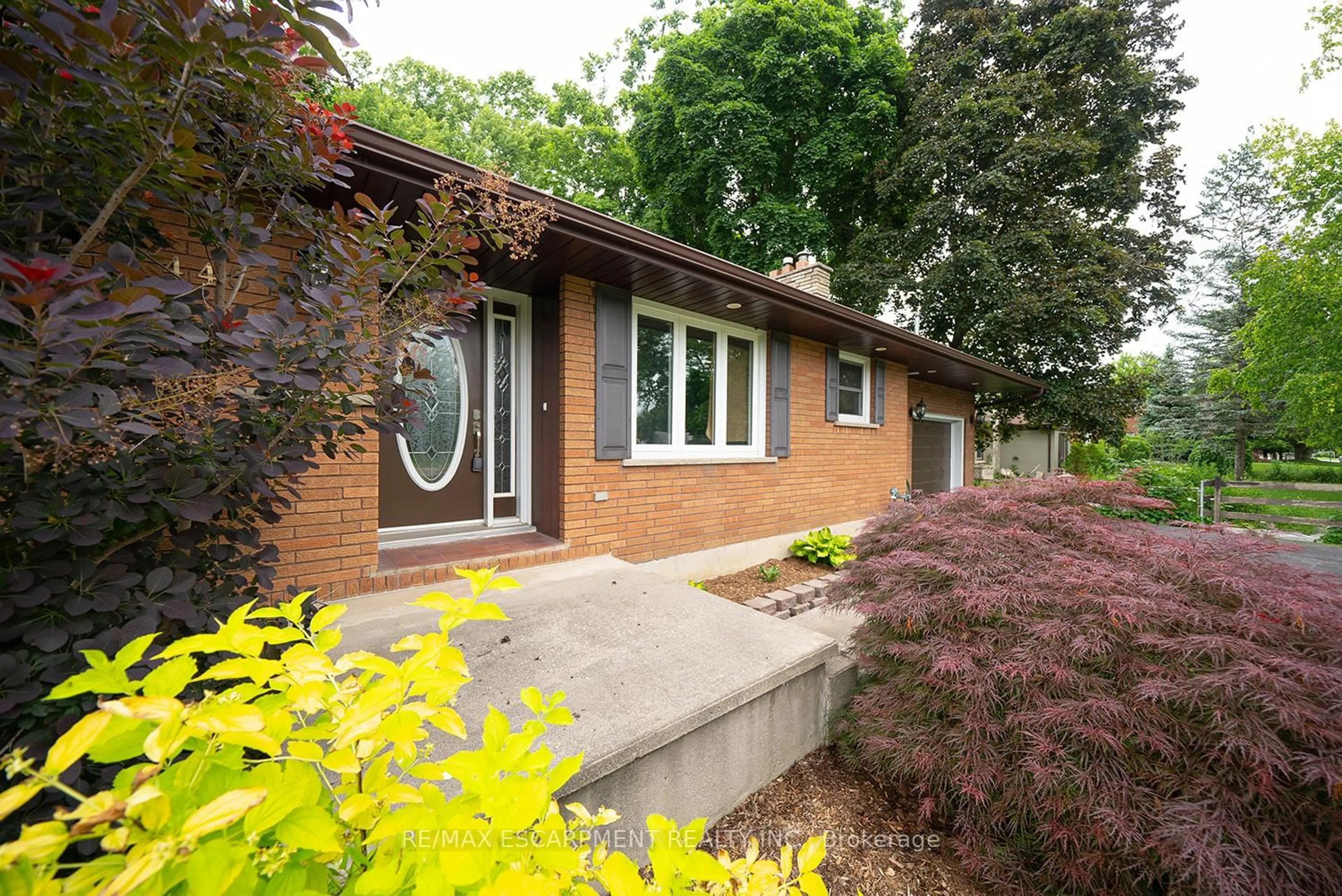 Home with brick exterior material, street for 445 Powerline Rd, Brantford Ontario N3T 5L8