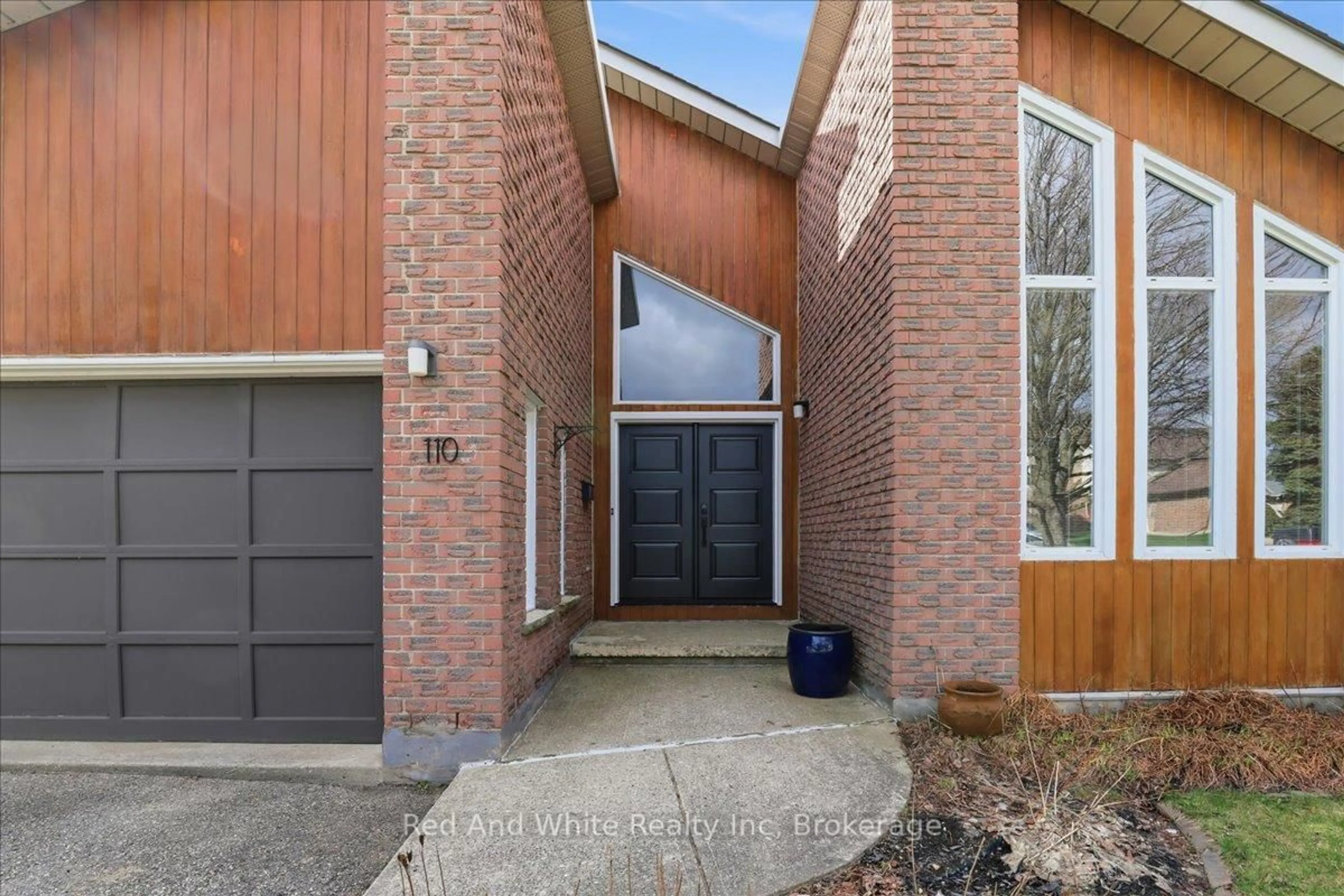 Home with brick exterior material, street for 110 Milton Ave, Cambridge Ontario N3C 3W5