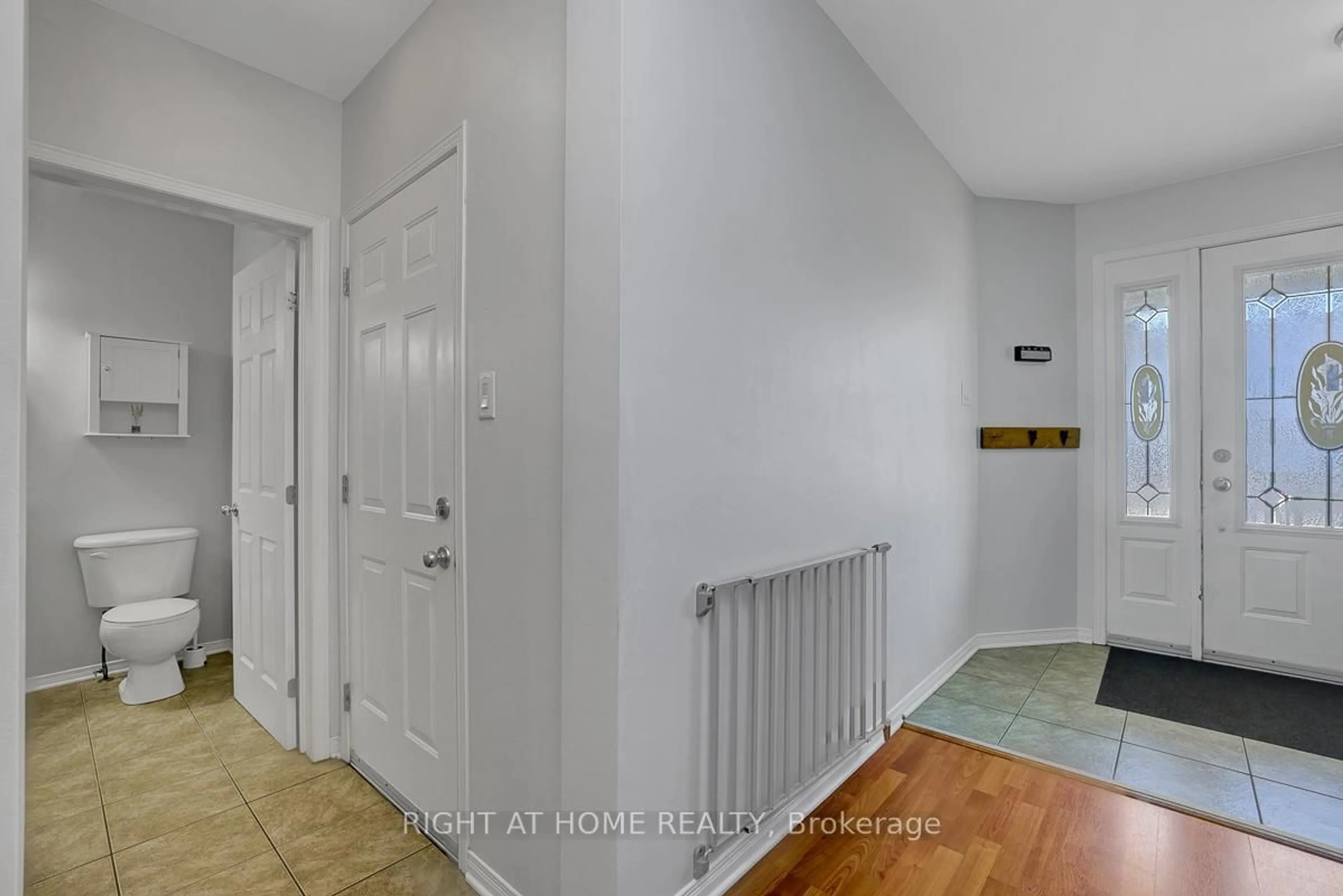 Indoor entryway for 70 Frieday St, Arnprior Ontario K7S 0A6