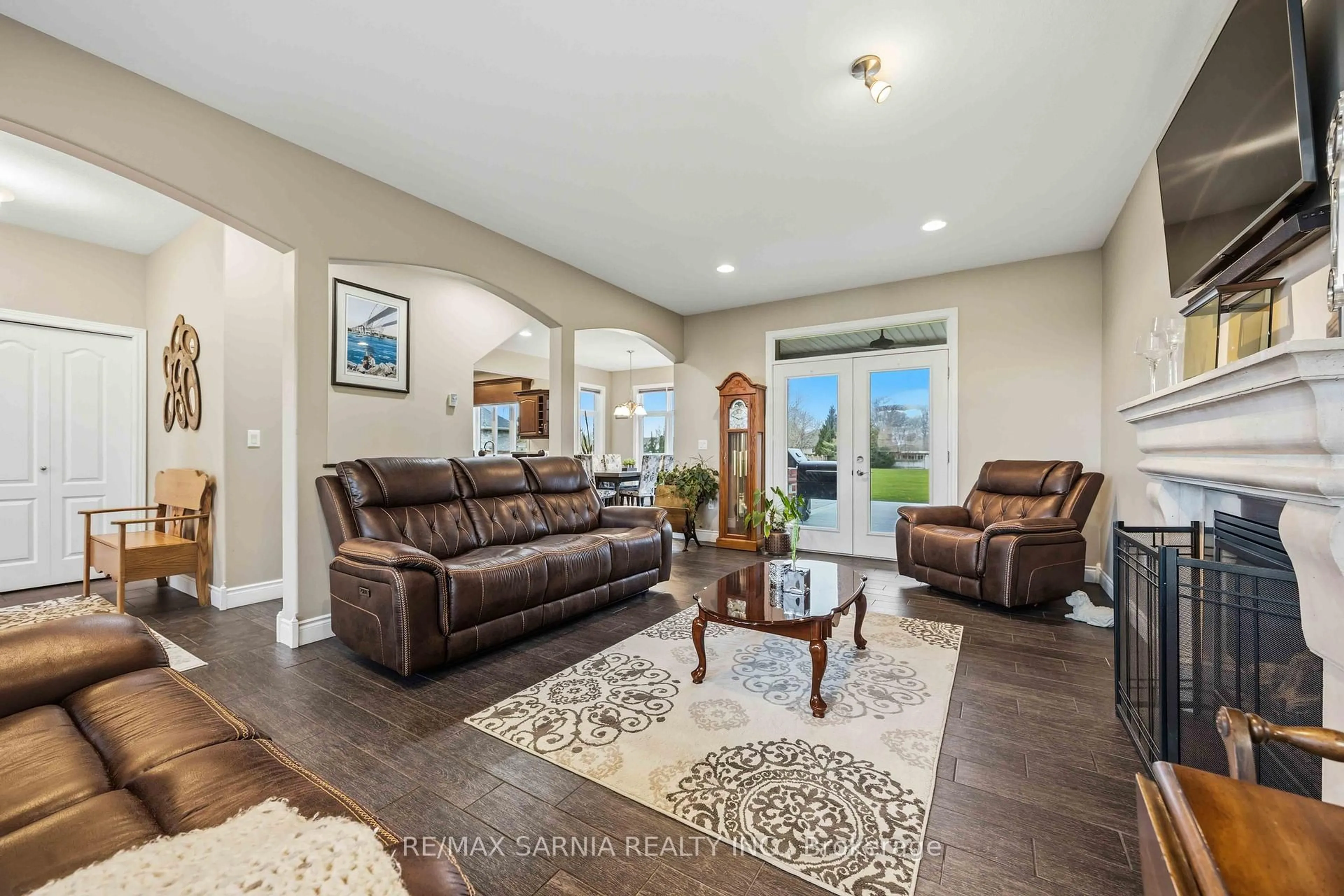 Living room with furniture, unknown for 589 St Clair Pkwy, St. Clair Ontario N0N 1G0