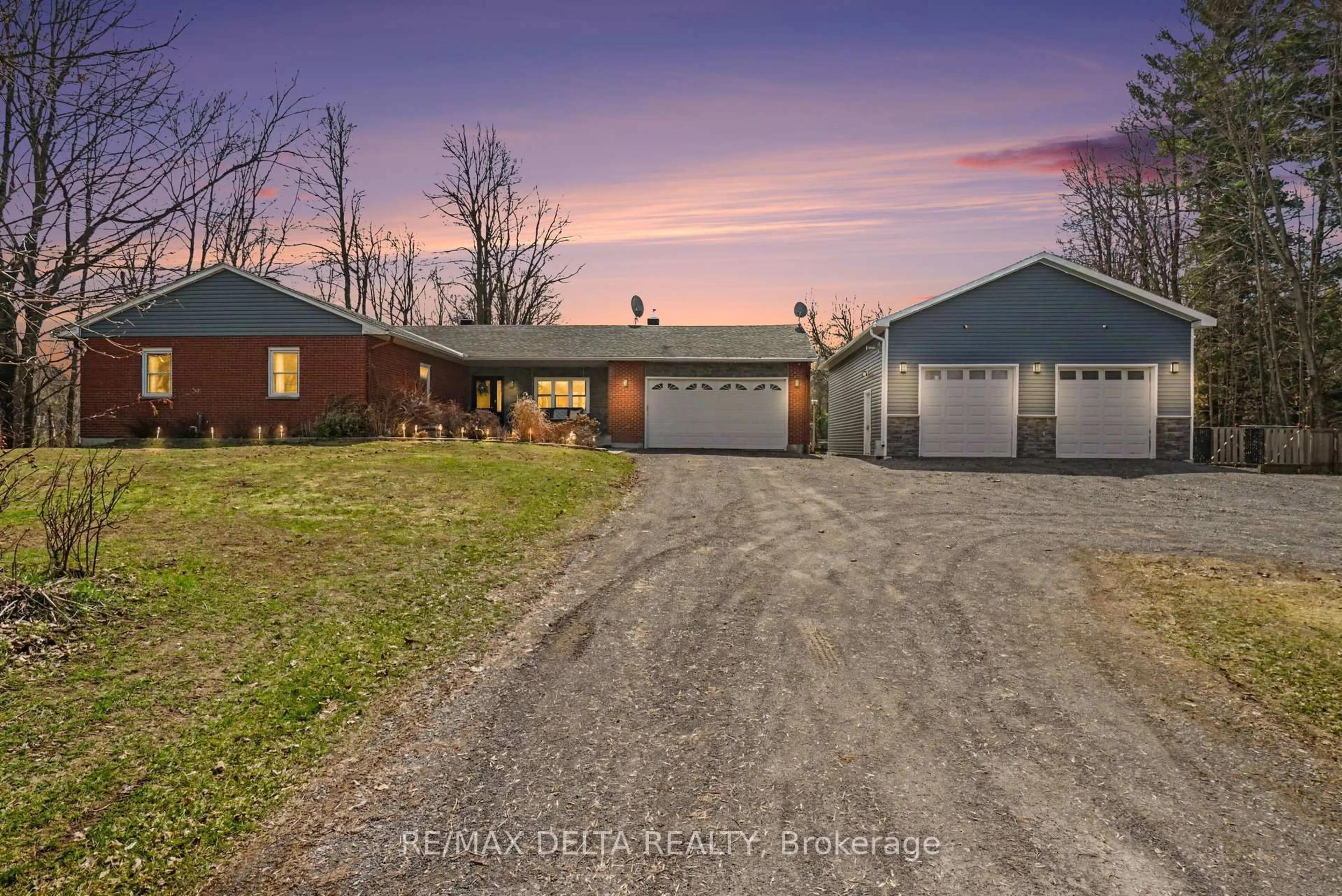 A pic from outside/outdoor area/front of a property/back of a property/a pic from drone, street for 2021 Des Pins St, The Nation Ontario K0A 2M0