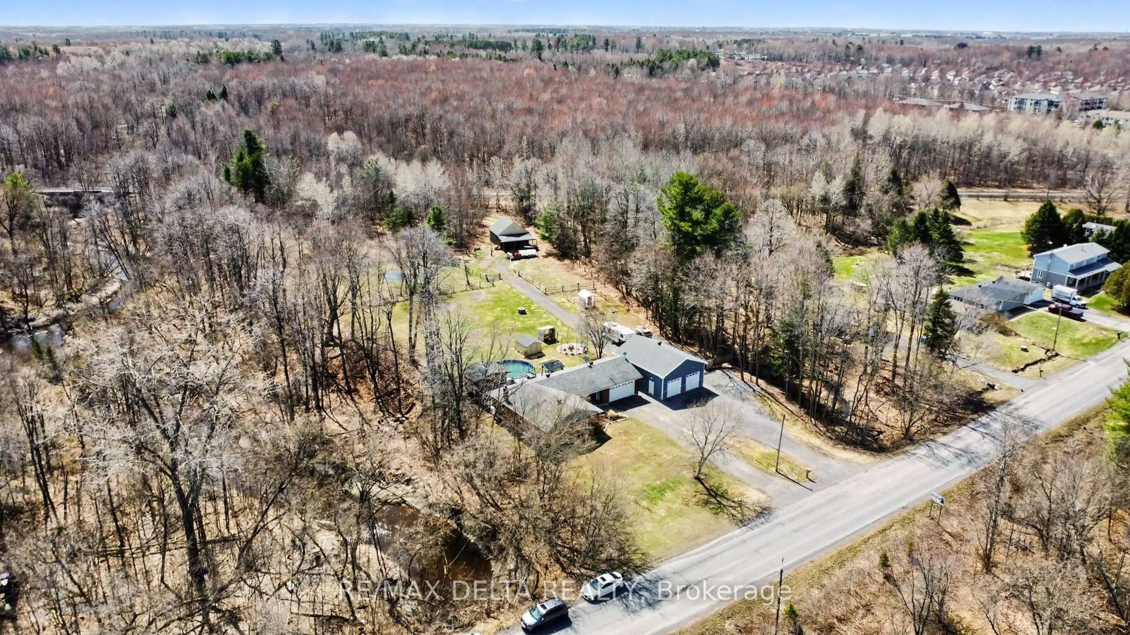 A pic from outside/outdoor area/front of a property/back of a property/a pic from drone, unknown for 2021 Des Pins St, The Nation Ontario K0A 2M0