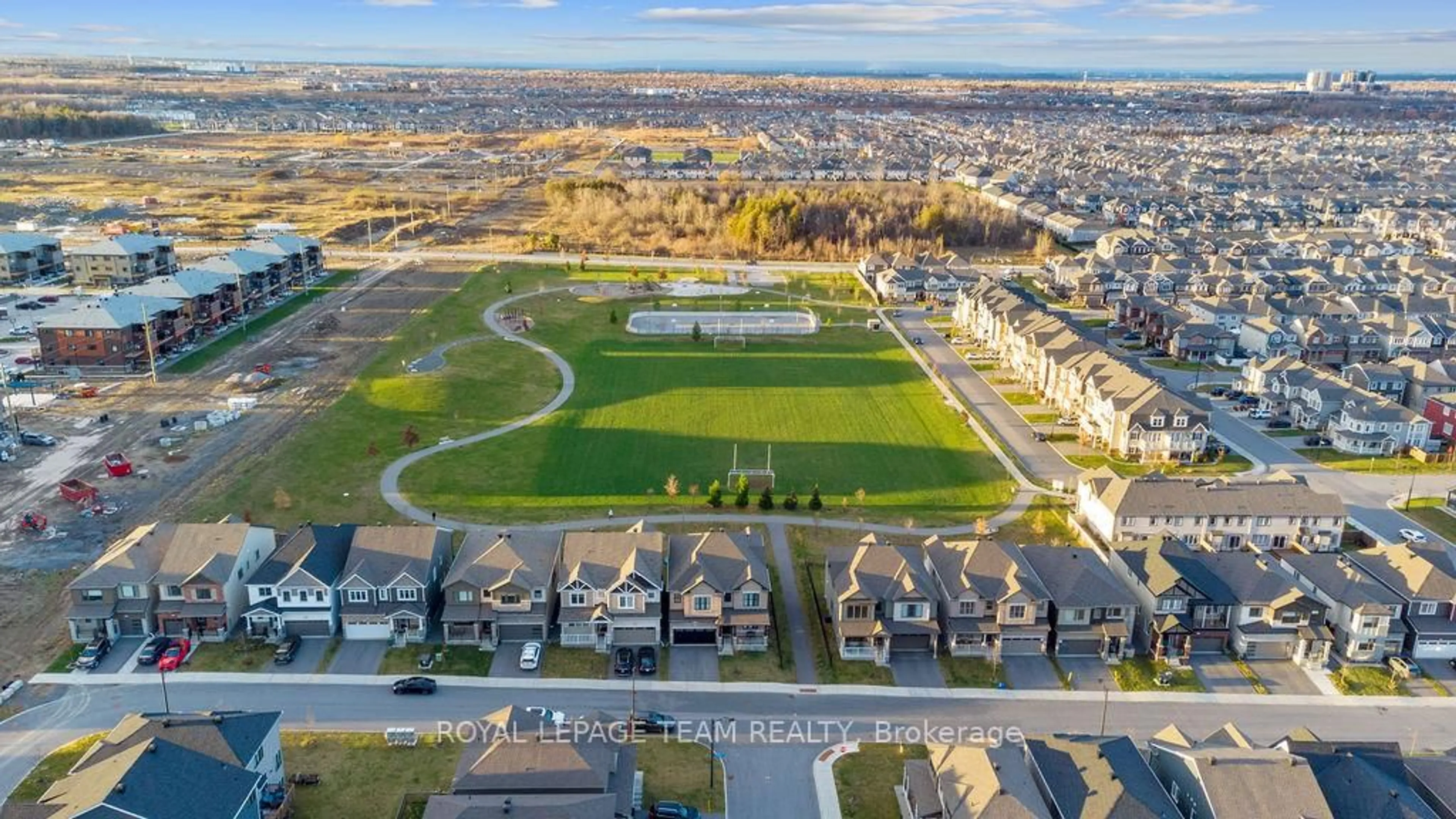 A pic from outside/outdoor area/front of a property/back of a property/a pic from drone, unknown for 643 Rye Grass Way, Ottawa Ontario K2J 6Z8
