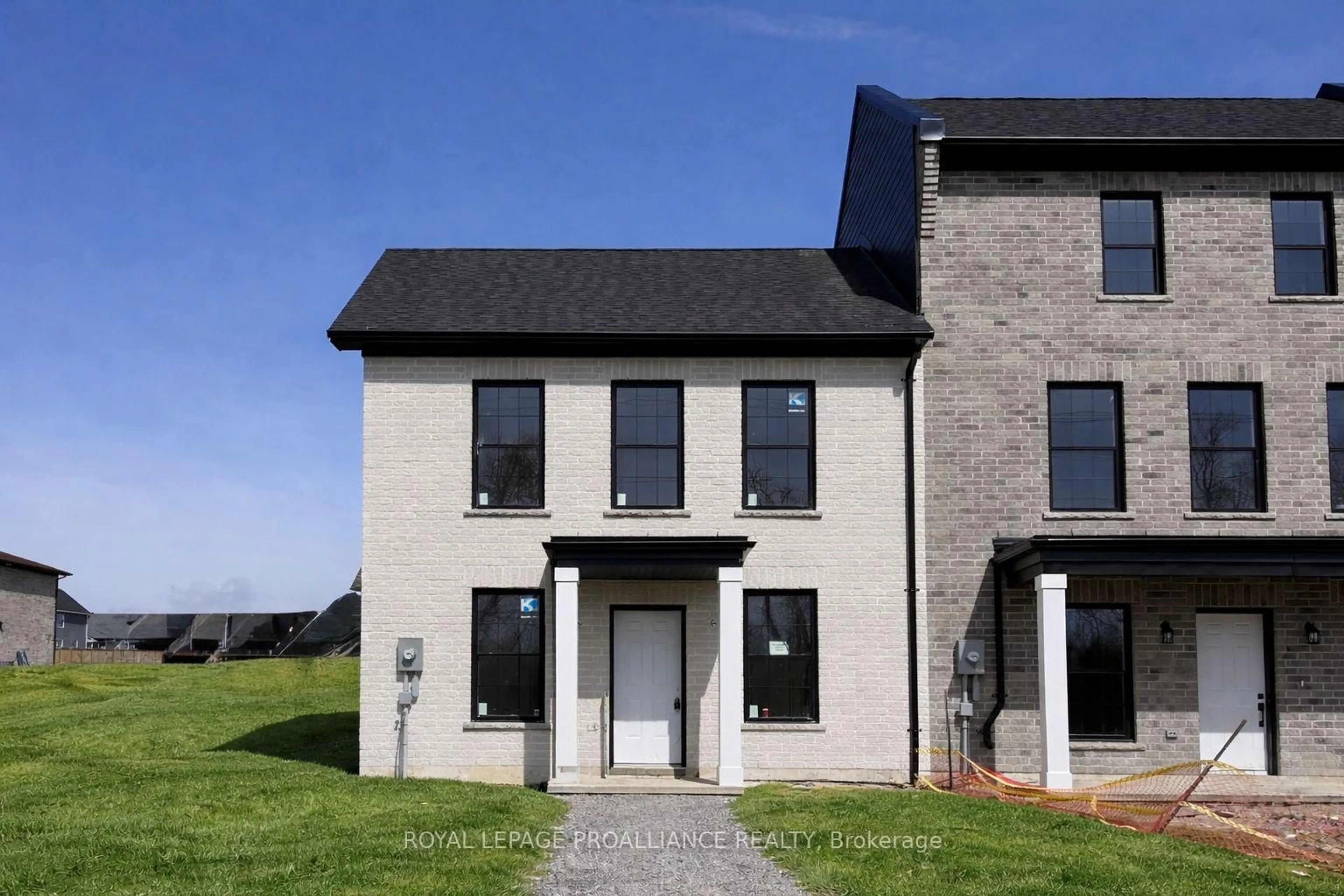 Home with brick exterior material, building for 914 Kerr St, Cobourg Ontario K9A 1N6