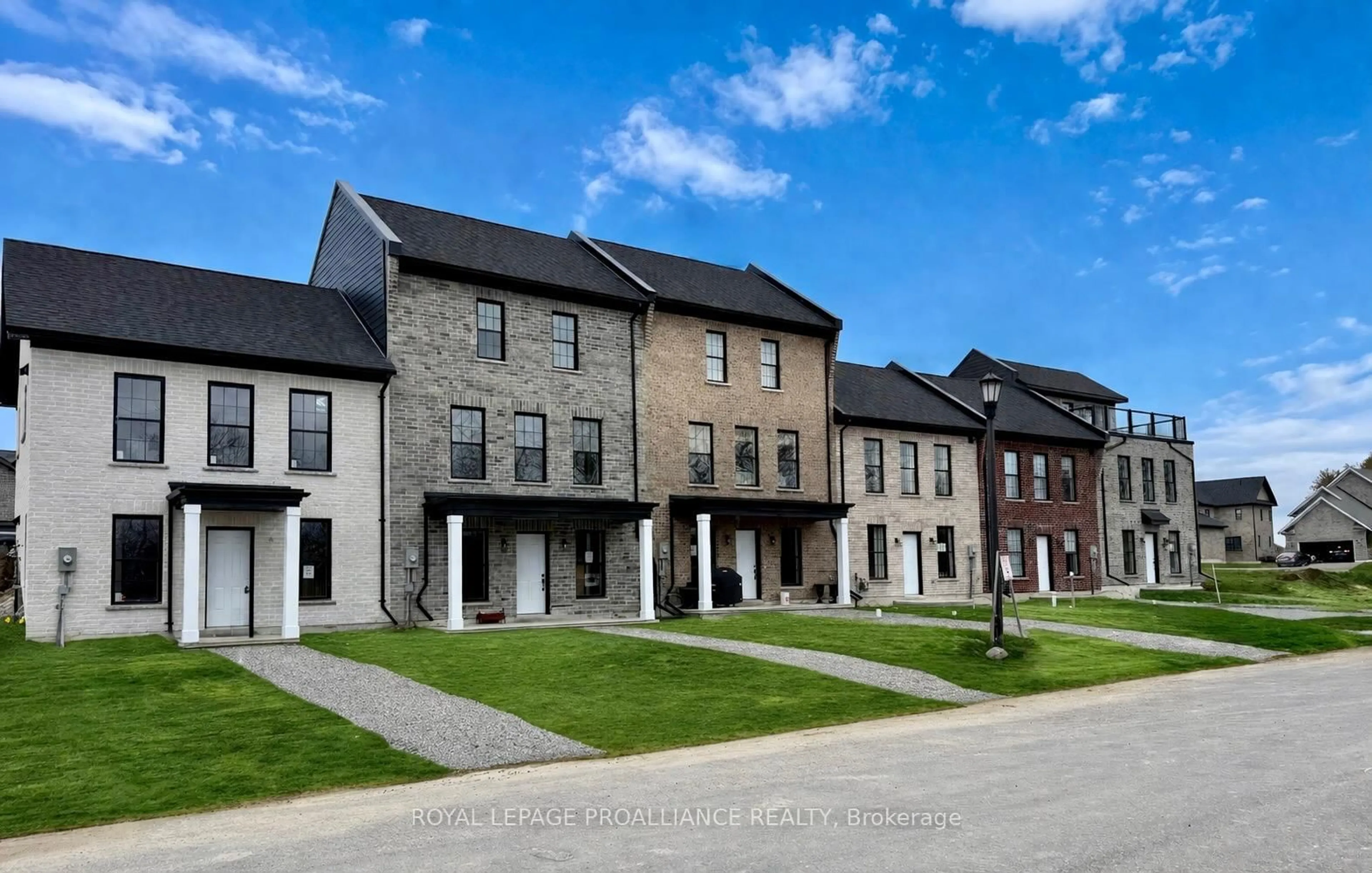 A pic from outside/outdoor area/front of a property/back of a property/a pic from drone, street for 922 Kerr St, Cobourg Ontario K9A 1N6