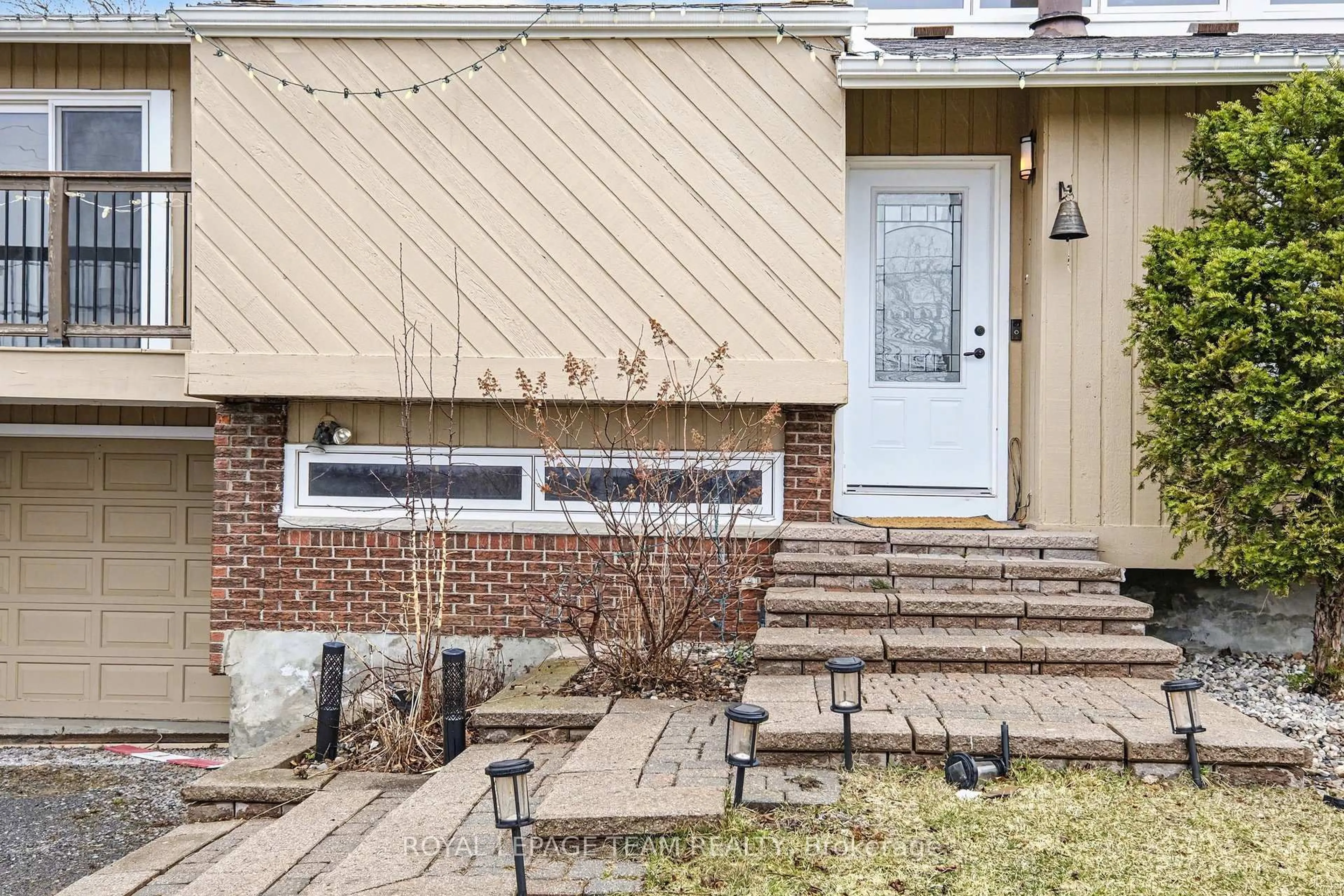Home with brick exterior material, street for 237 Queen West St, North Dundas Ontario K0C 1H0