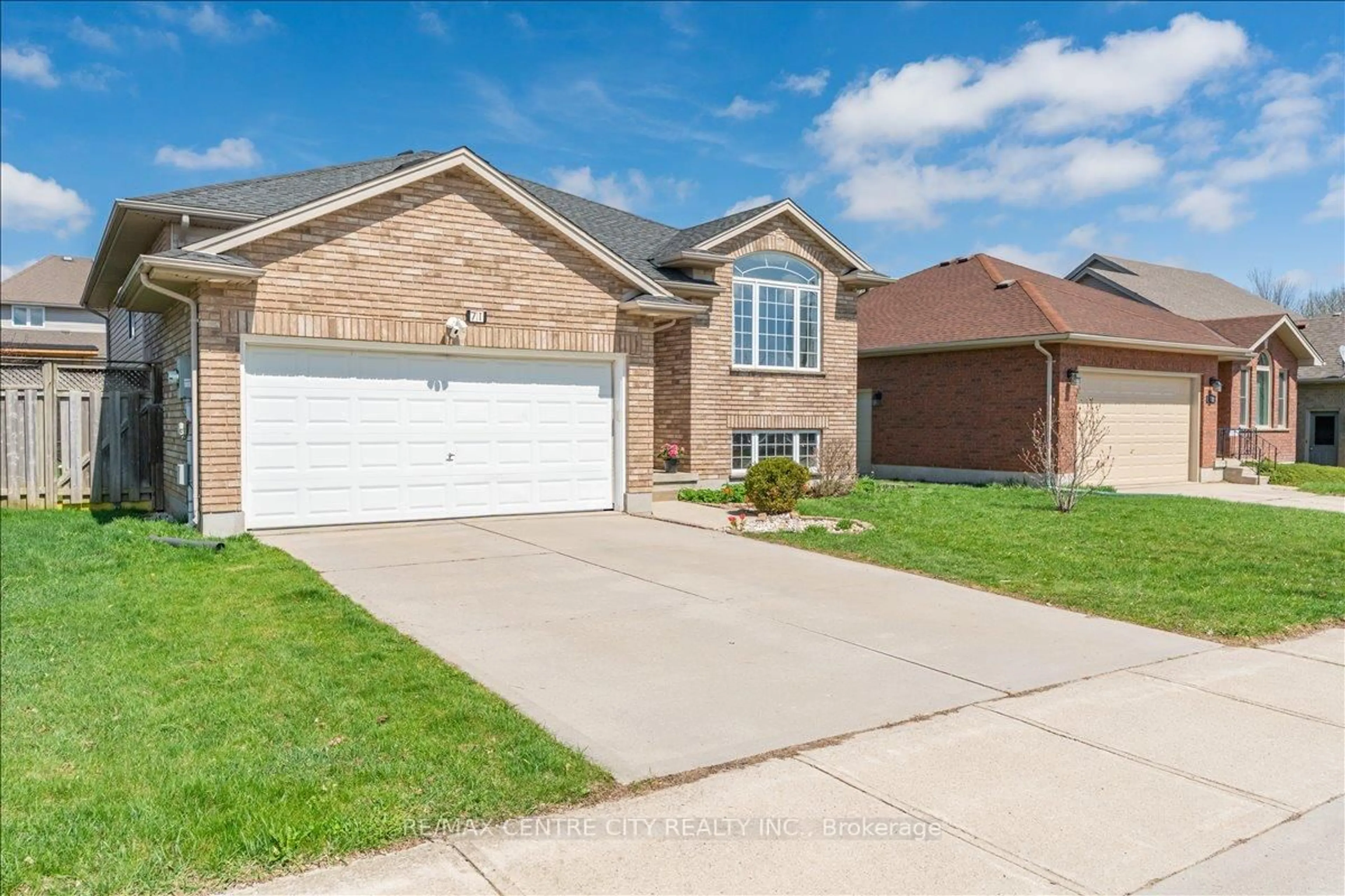 Home with brick exterior material, street for 71 Middlesex Dr, Strathroy-Caradoc Ontario N7G 4G5