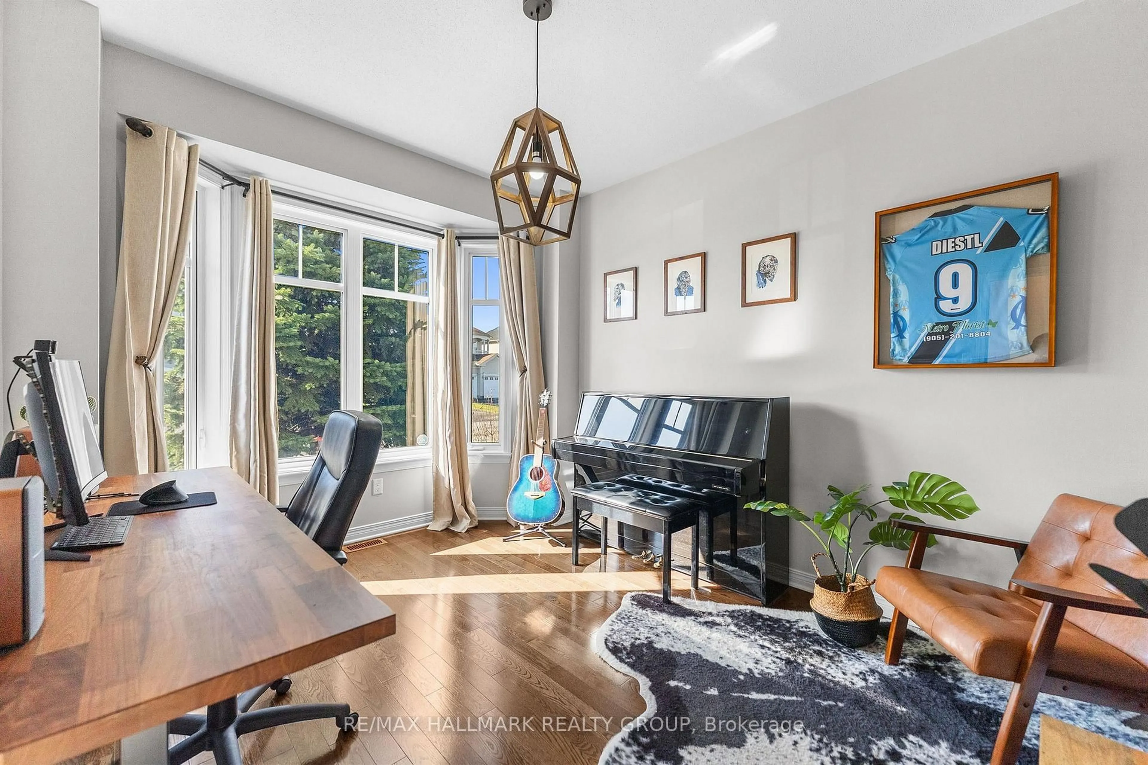 Unknown for 1965 Montmere Ave, Orleans Ontario K4A 0E3