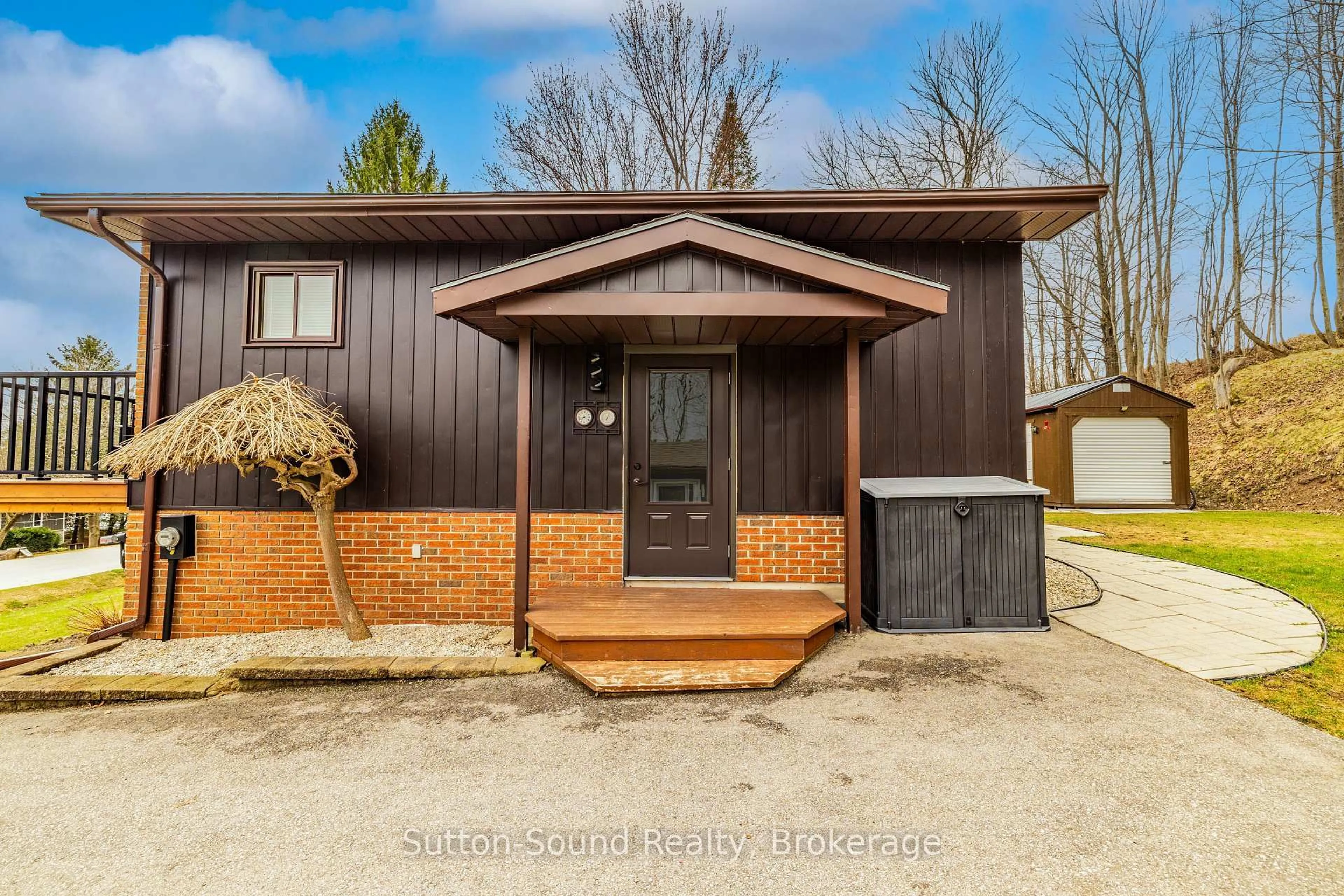 Unknown for 138 Macintosh Dr, Georgian Bluffs Ontario N0H 1S0