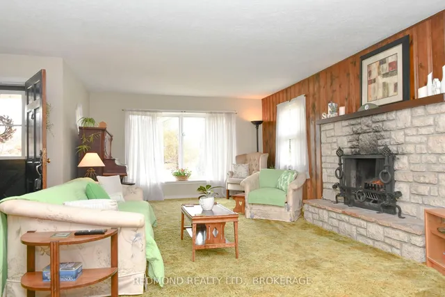 1319 County Rd 2 Rd, Leeds and the Thousand Islands 4