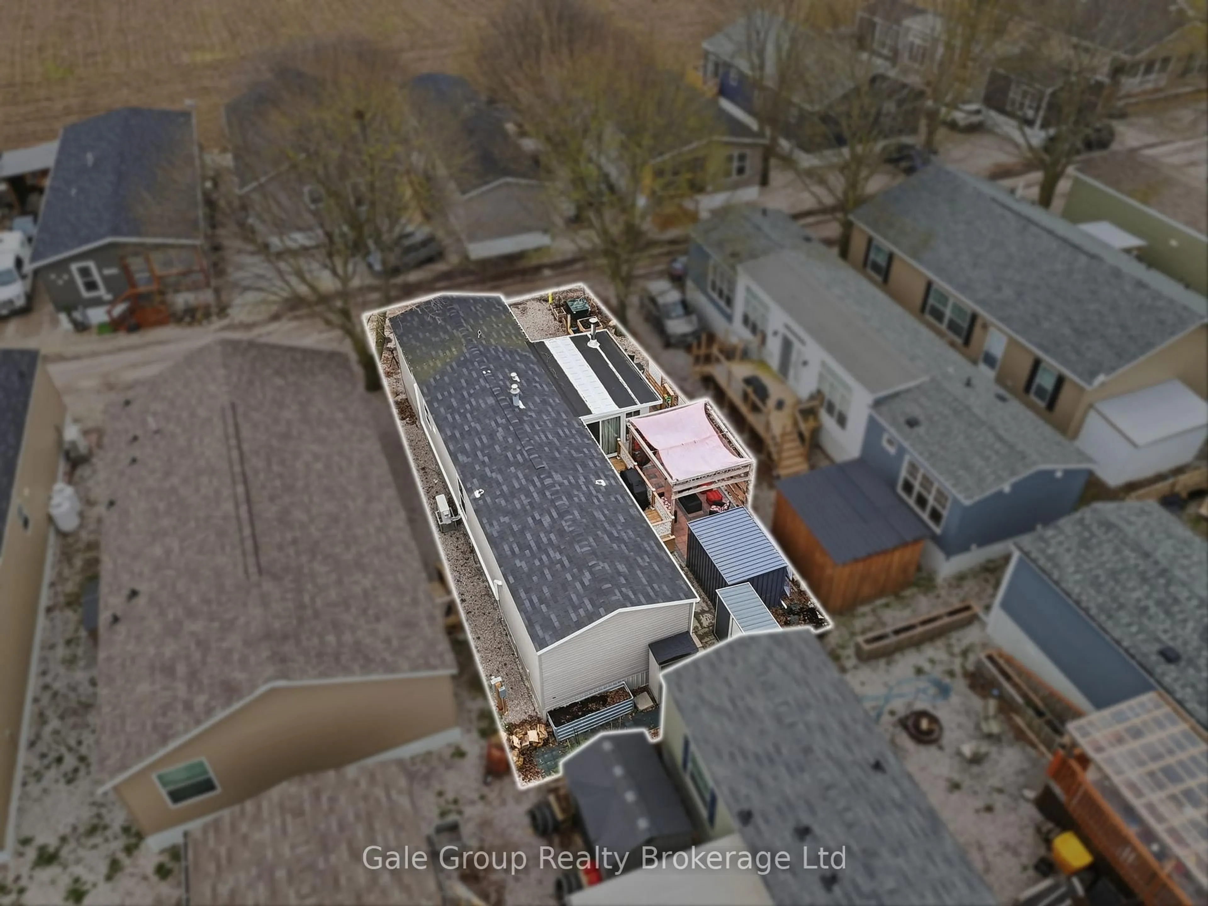 A pic from outside/outdoor area/front of a property/back of a property/a pic from drone, city buildings view from balcony for 99 Forth Concession Rd #606, Brant Ontario N0E 1A0