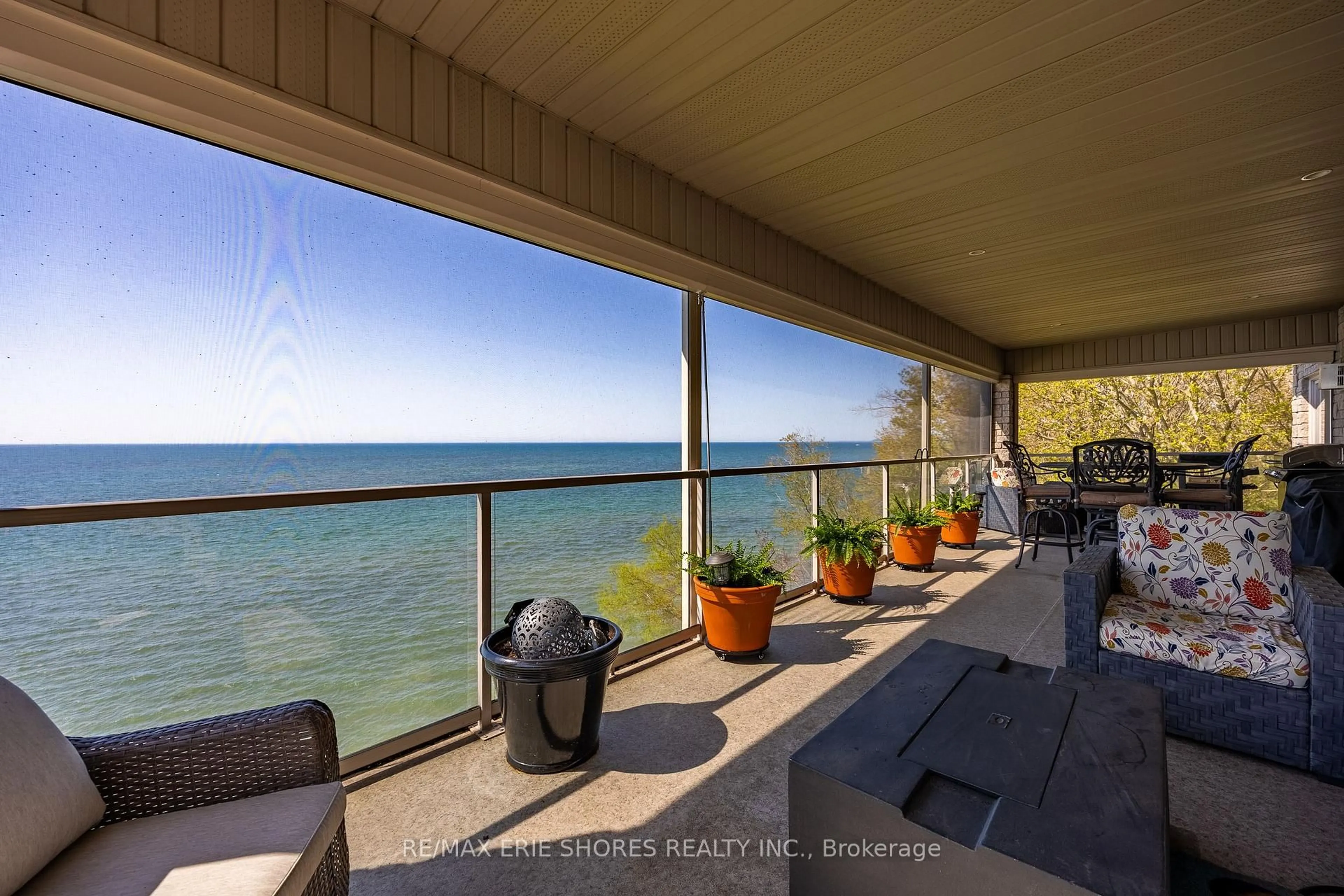 Patio, water/lake/river/ocean view for 140 Brown St, Norfolk Ontario N0A 1N7