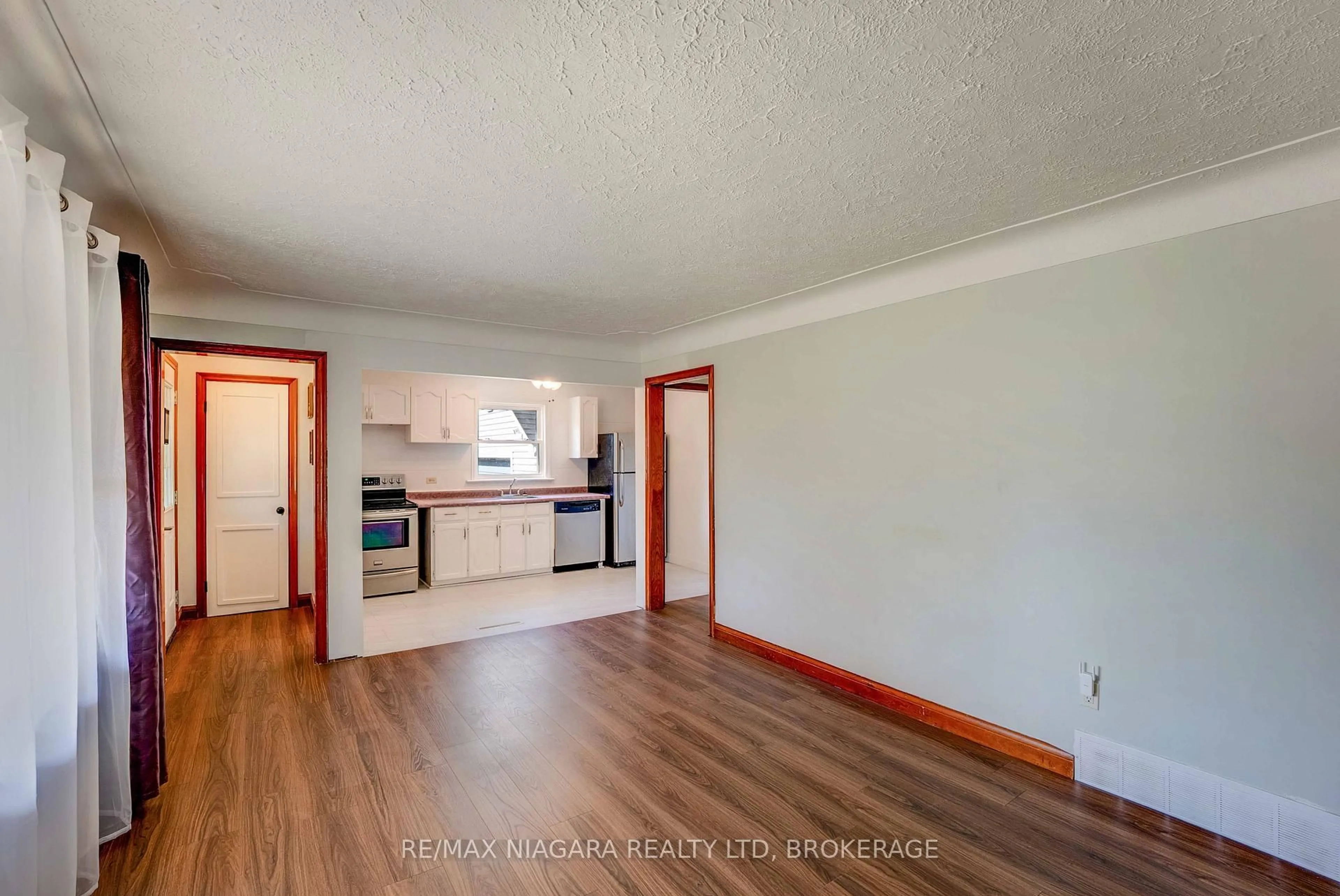 Unknown for 6589 DUNN St, Niagara Falls Ontario L2G 2P9