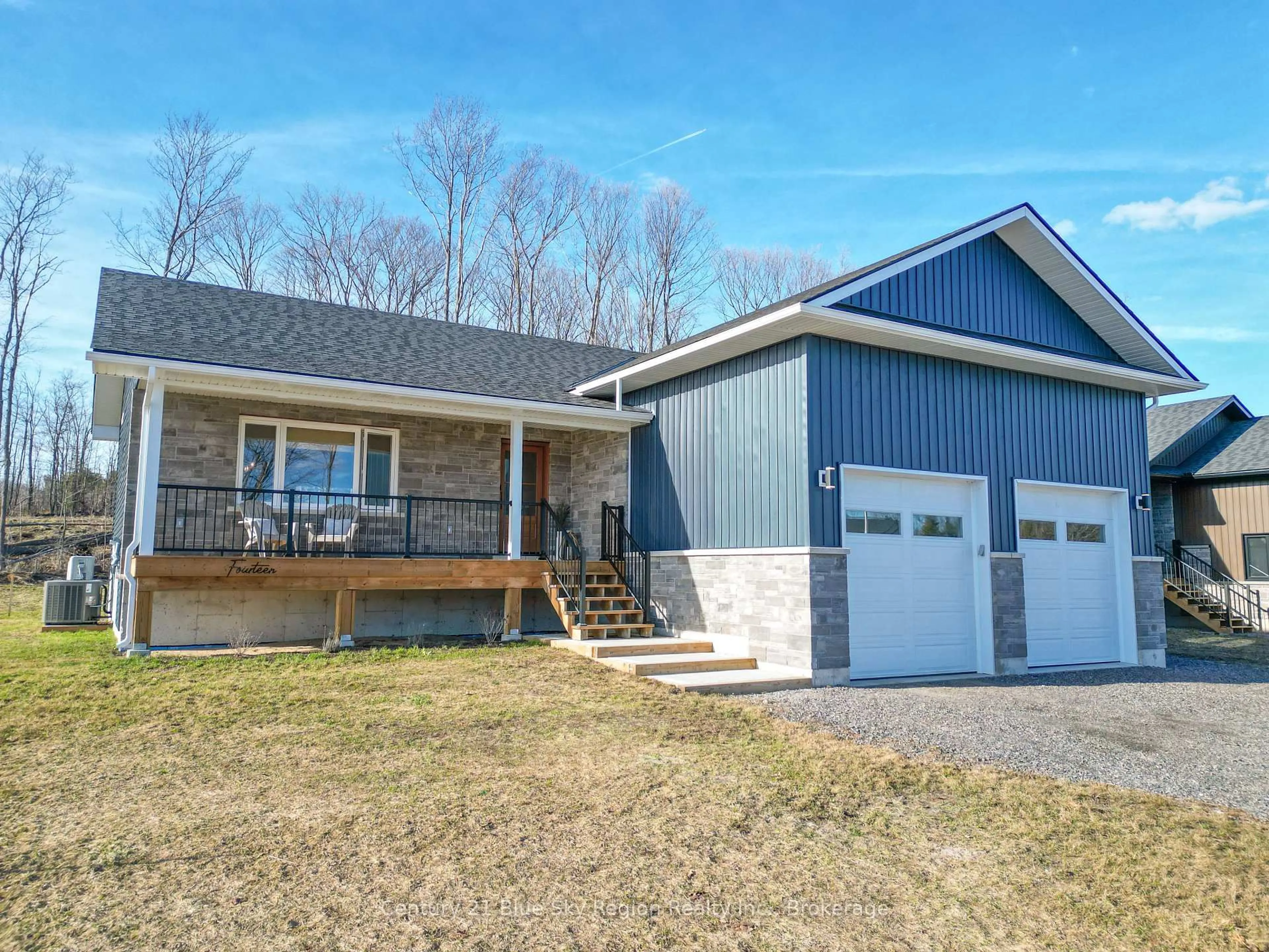 Home with vinyl exterior material, unknown for 14 Evan Pl, North Bay Ontario P1B 0G8