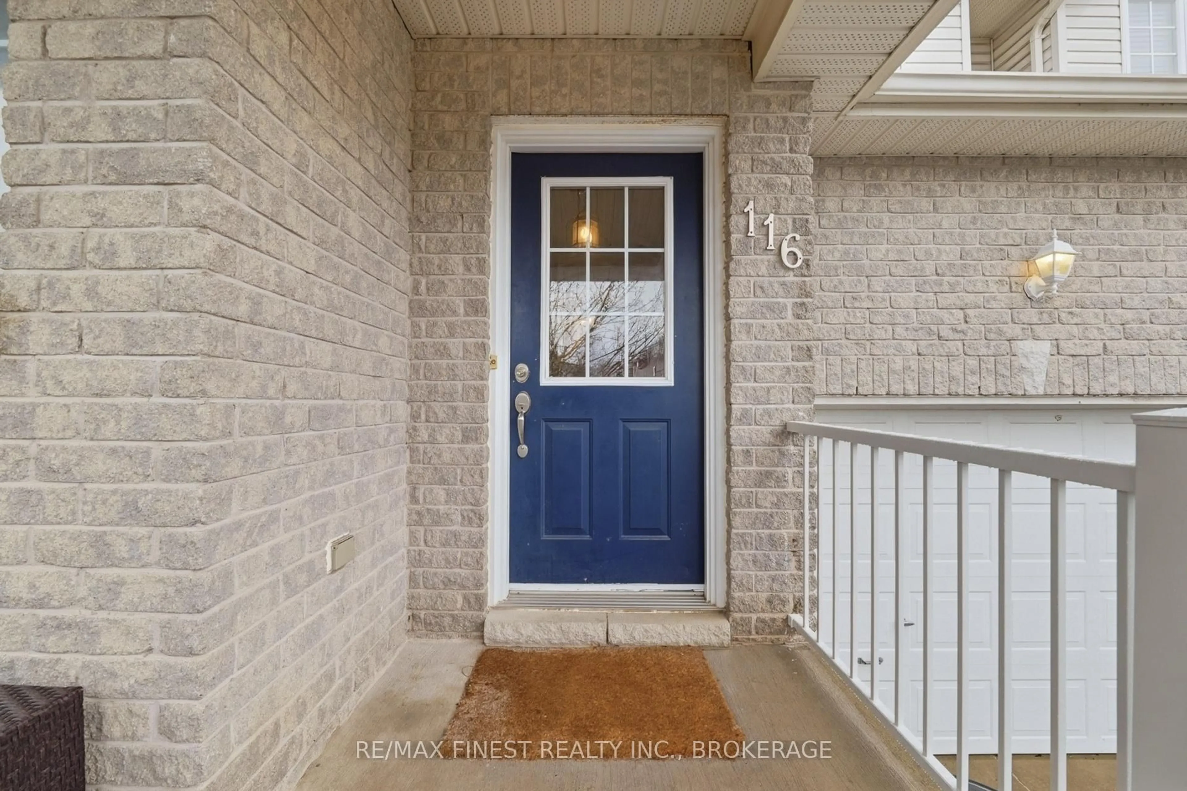 Indoor entryway for 116 FIRESIDE Crt, Kingston Ontario K7K 7L8